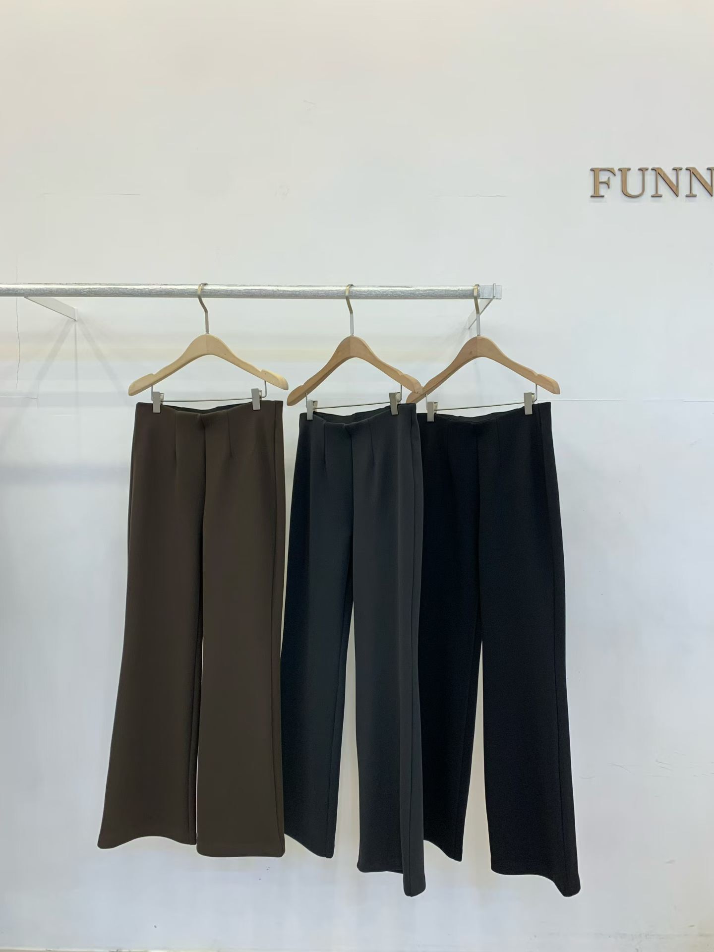 FP5403 全鬆緊內加絨微喇西裝褲 *特價* (優惠碼同充值購物金不適用)