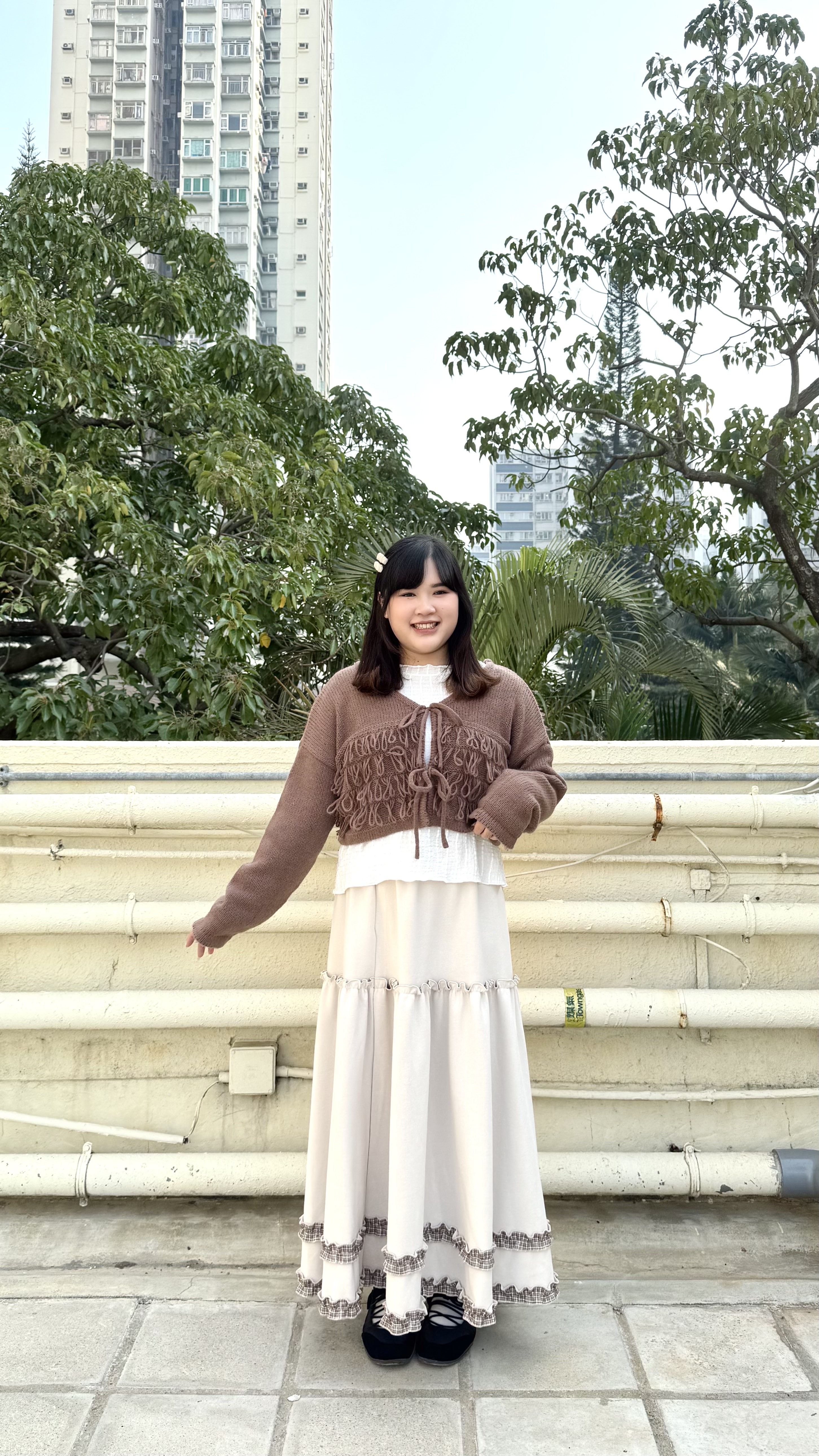 蘇蘇短身綁帶冷衫外搭