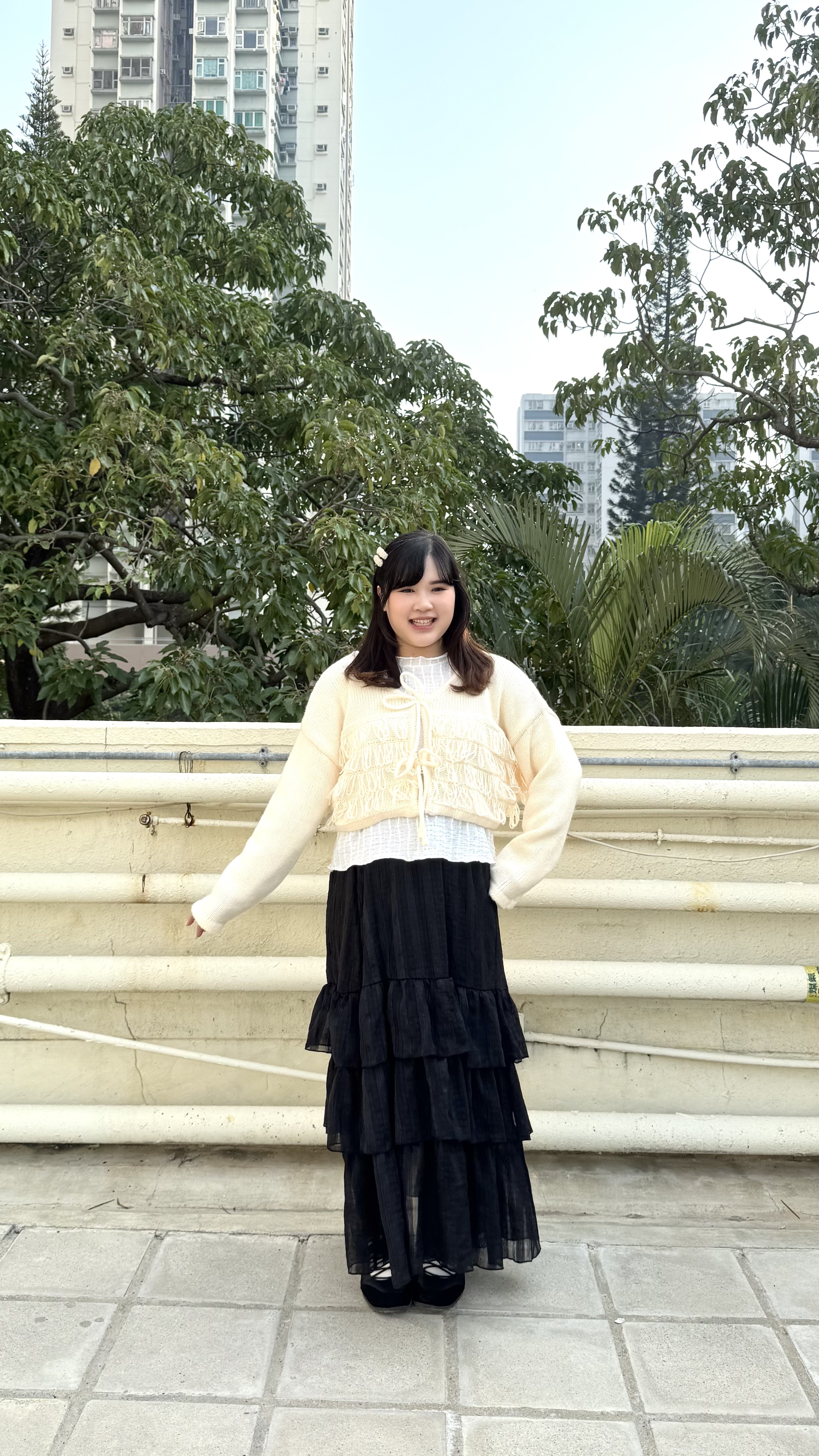 蘇蘇短身綁帶冷衫外搭