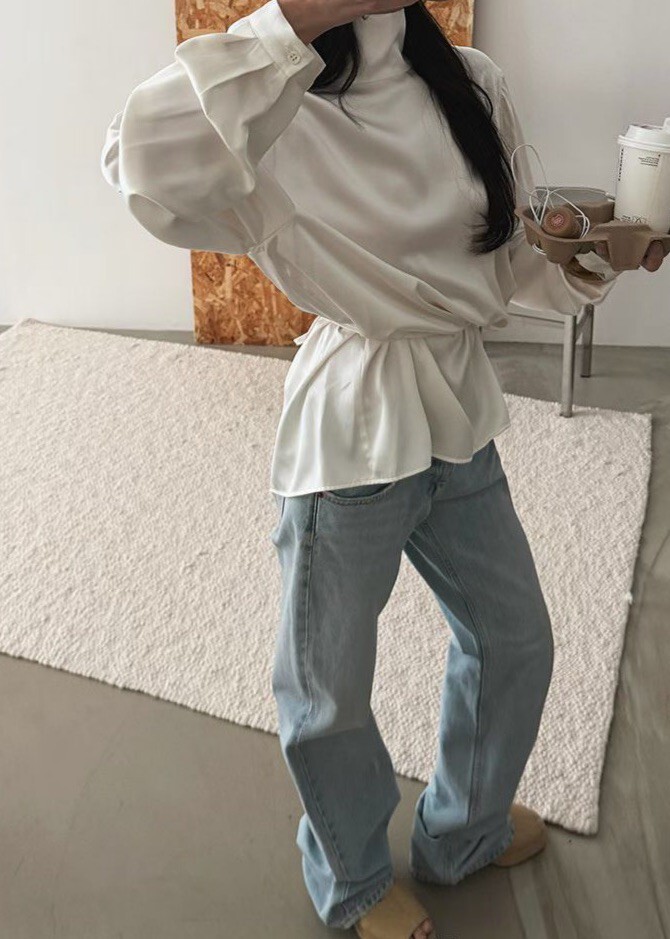 高領露背絲緞上衣(附綁帶)