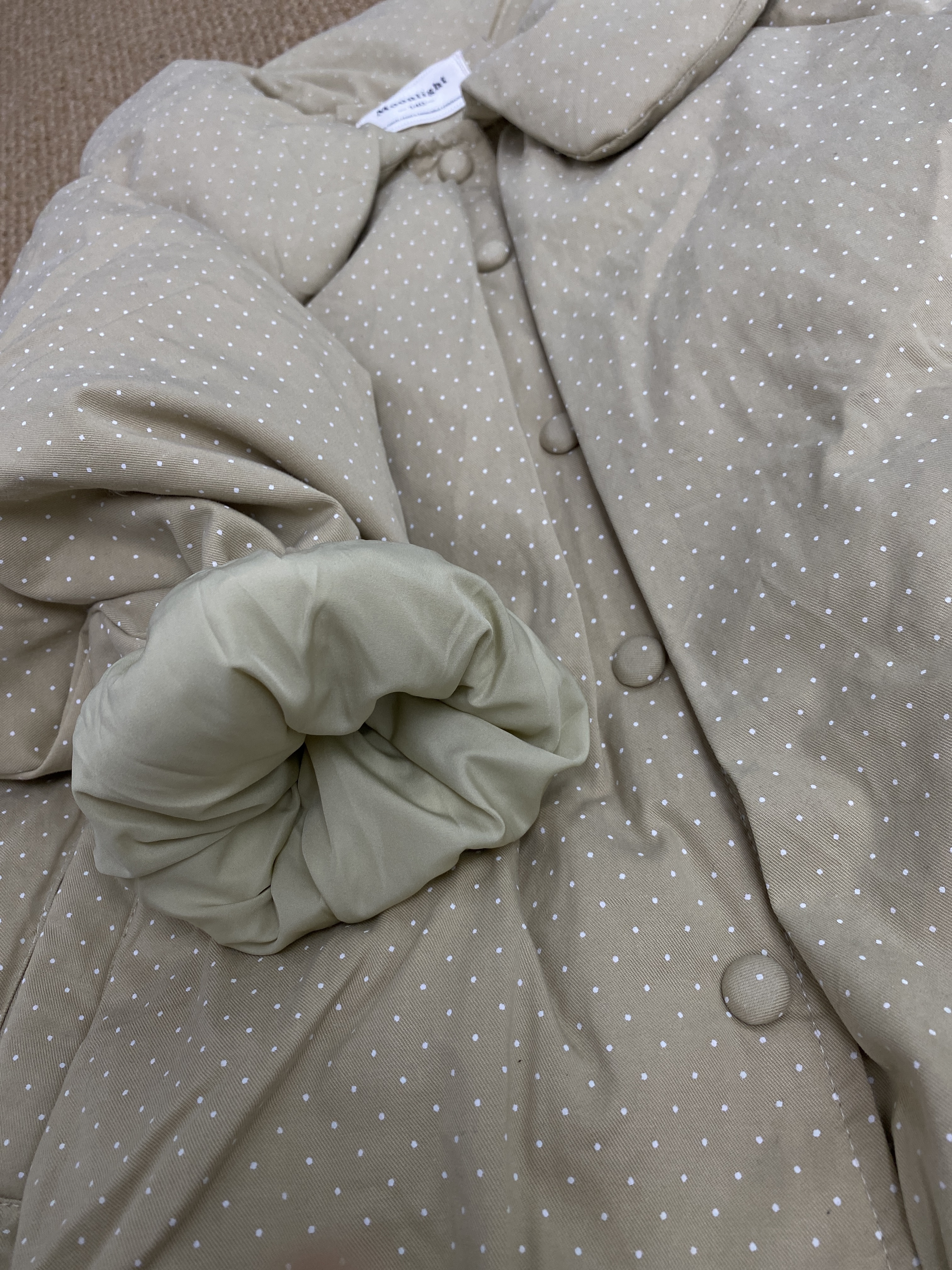 A04153圓領滿版點點羽絨外套