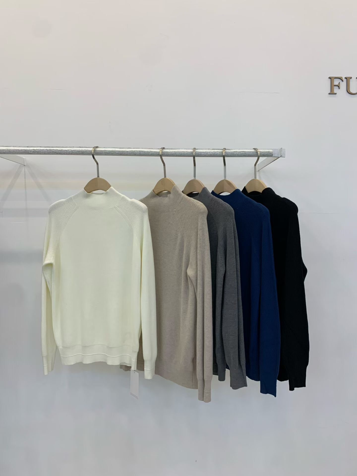 FP5408 經典立領坑條修身毛衣 *特價* (優惠碼同充值購物金不適用)