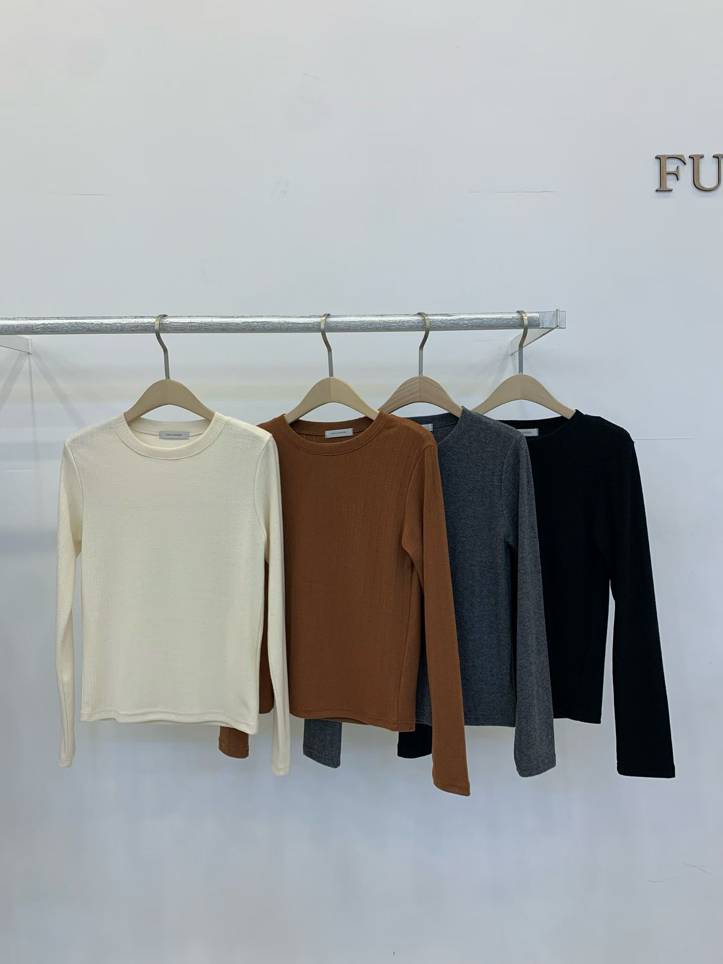 FP5410 細坑條外磨毛內搭T *特價* (優惠碼同充值購物金不適用)