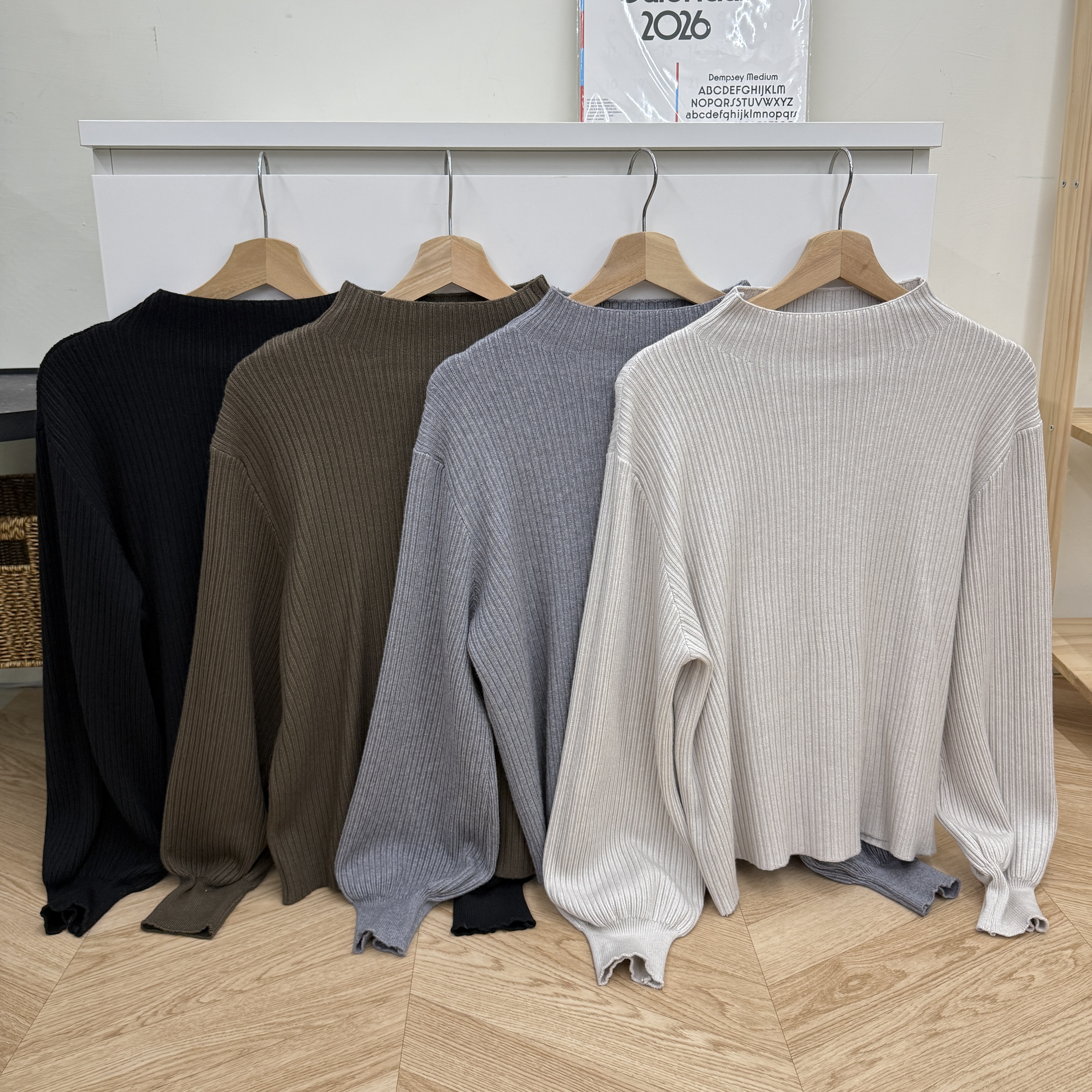 立領坑條澎袖毛衣*4色