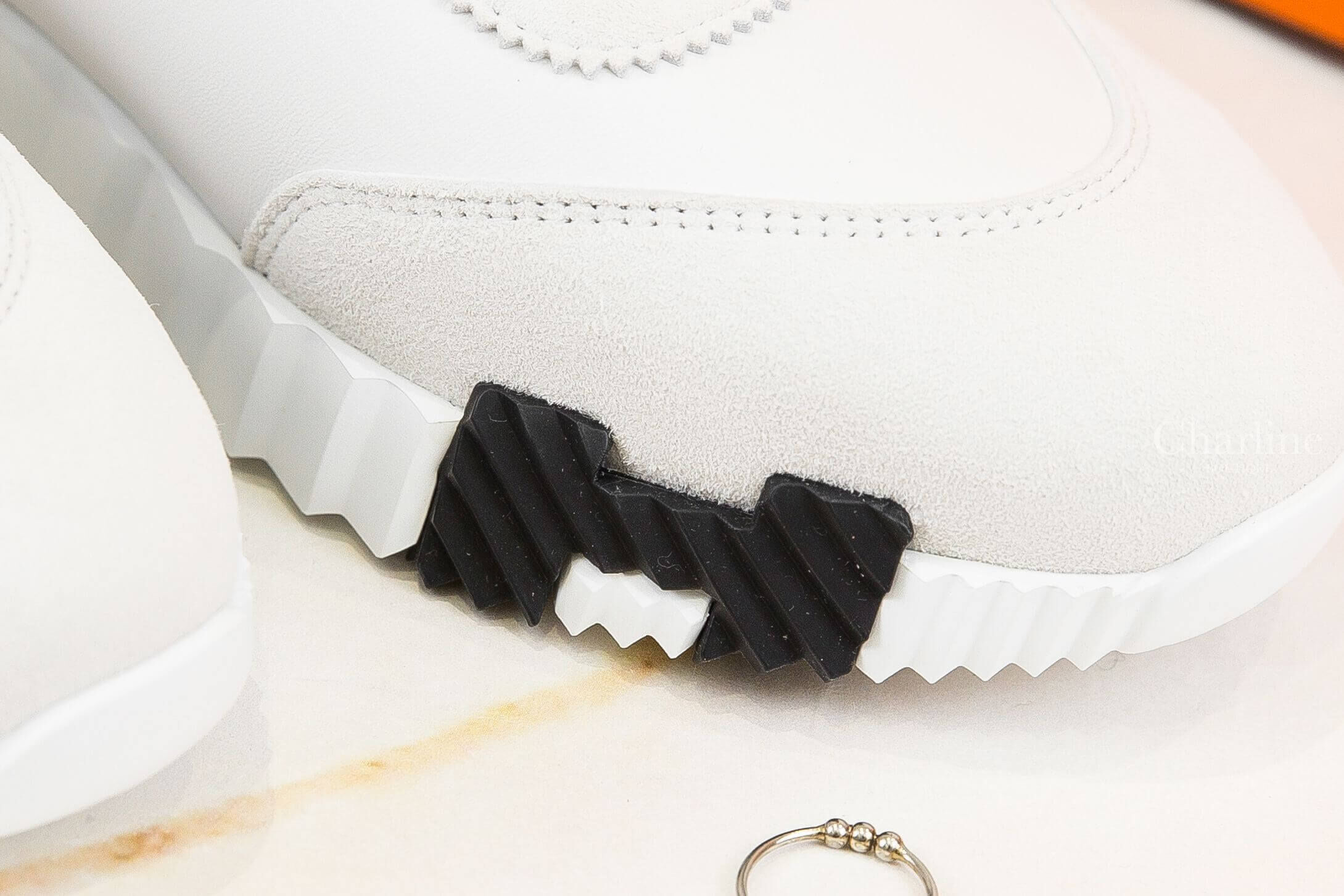Hermès Bouncing Sneaker 白色牛皮拼麂皮黑色H運動鞋