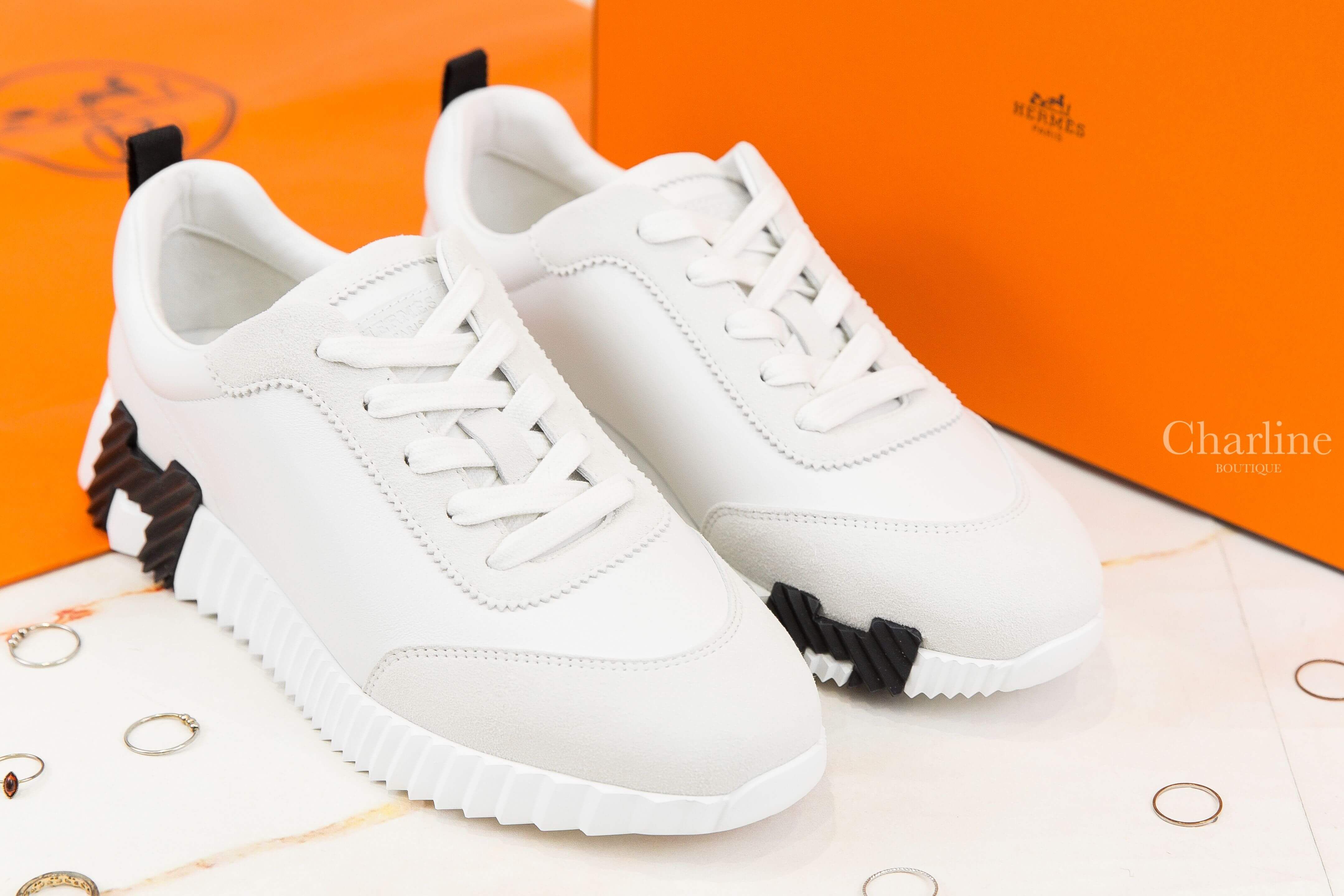 Hermès Bouncing Sneaker 白色牛皮拼麂皮黑色H運動鞋