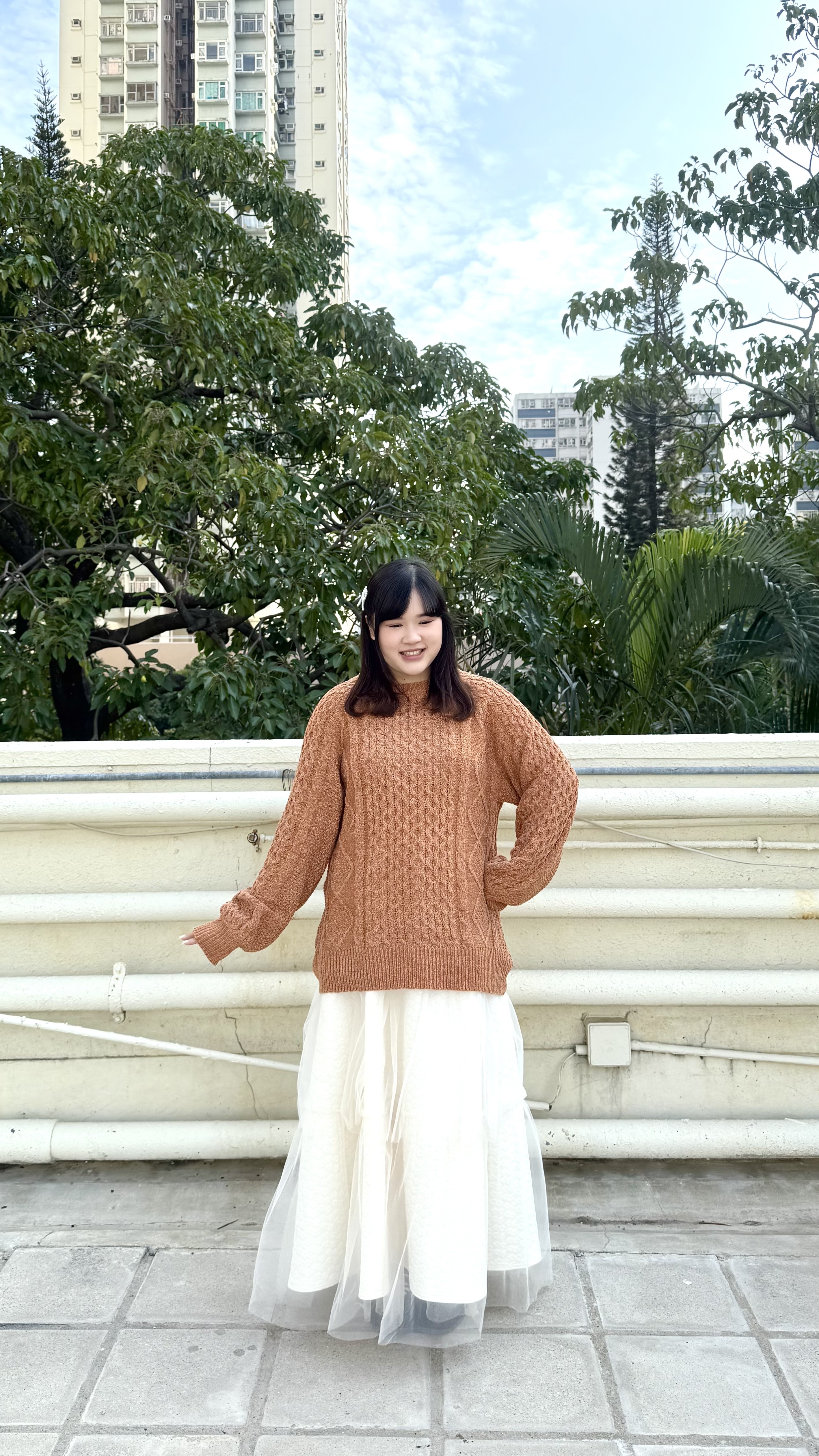 後背扣帶薄身麻花冷衫