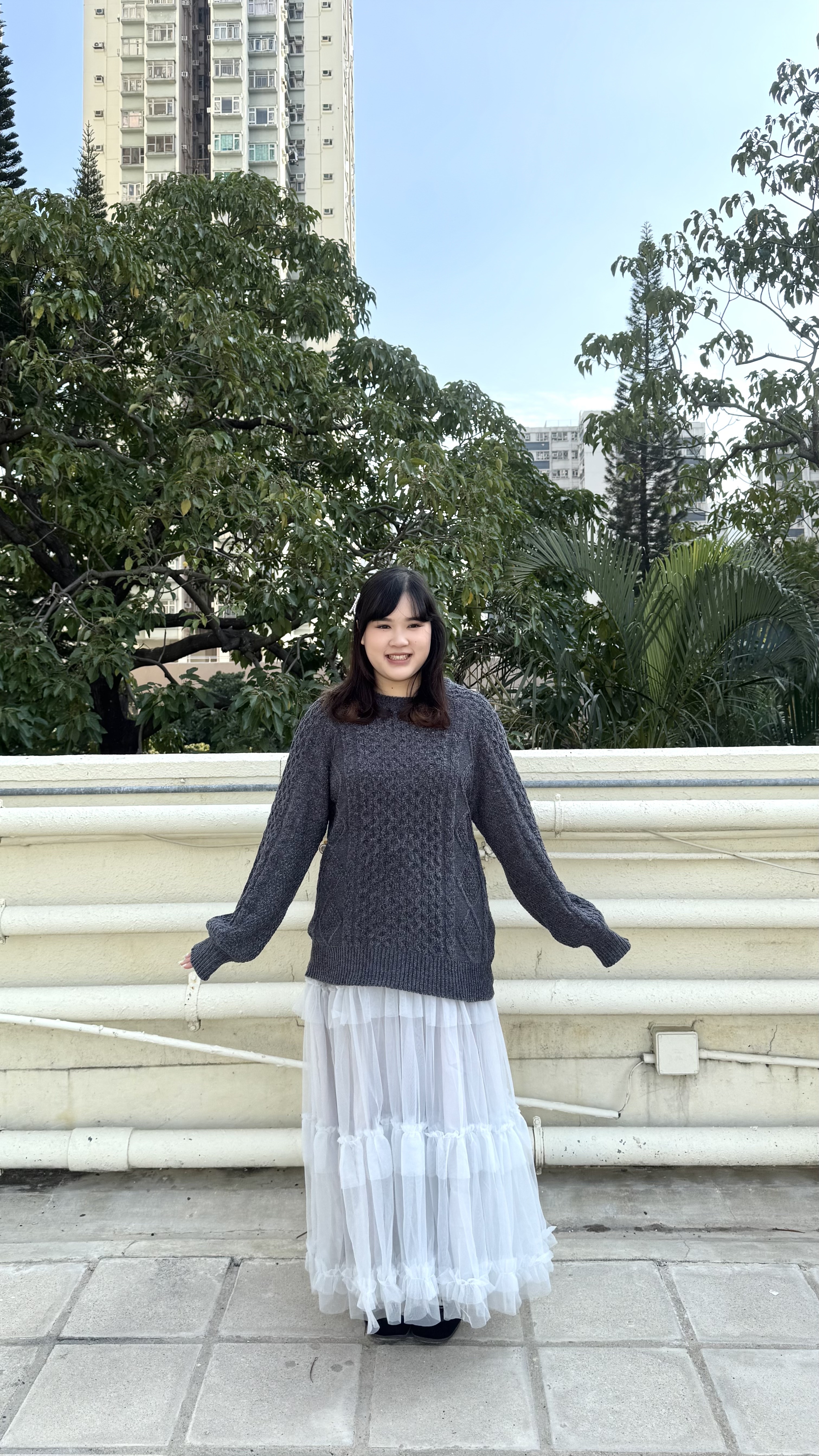 後背扣帶薄身麻花冷衫