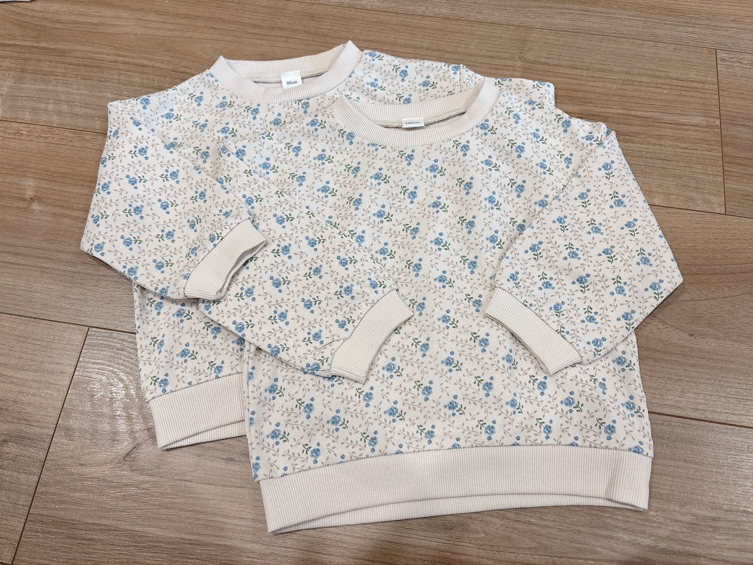 日本🇯🇵特價 純棉滿版藍花上衣(90/100)