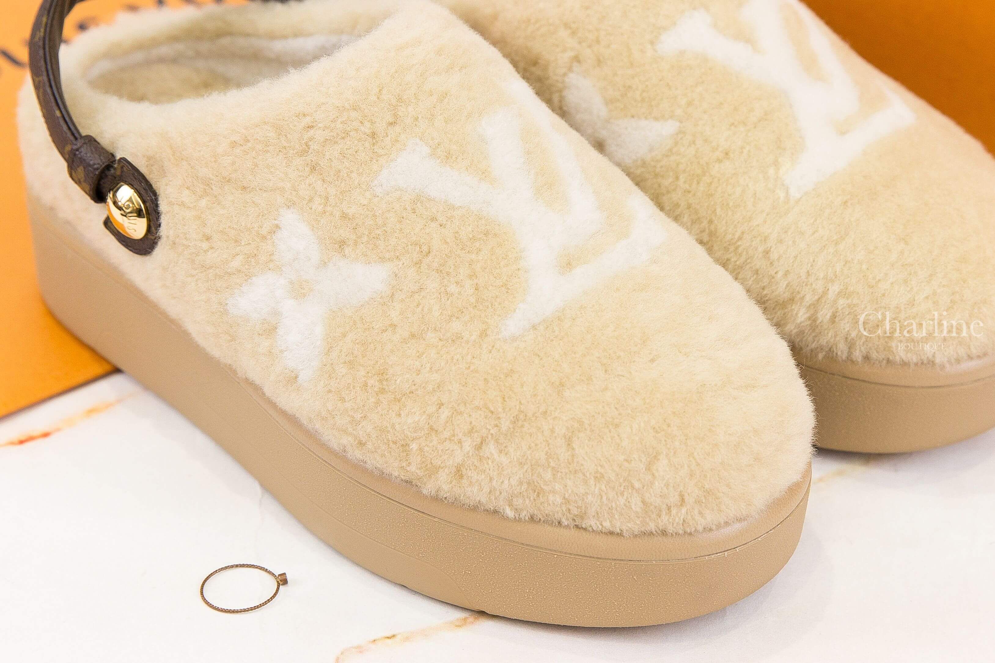 Louis Vuitton Aspen Platform Closed Mule 自然色底白色老花綿羊毛咖啡色老花絆帶厚底穆勒鞋