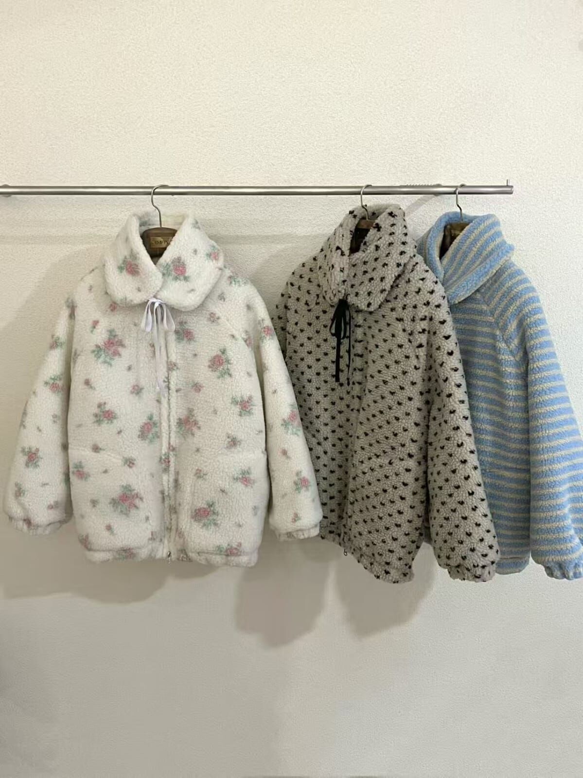 EP5417 厚實毛毛復古外套 *特價* (優惠碼同充值購物金不適用)