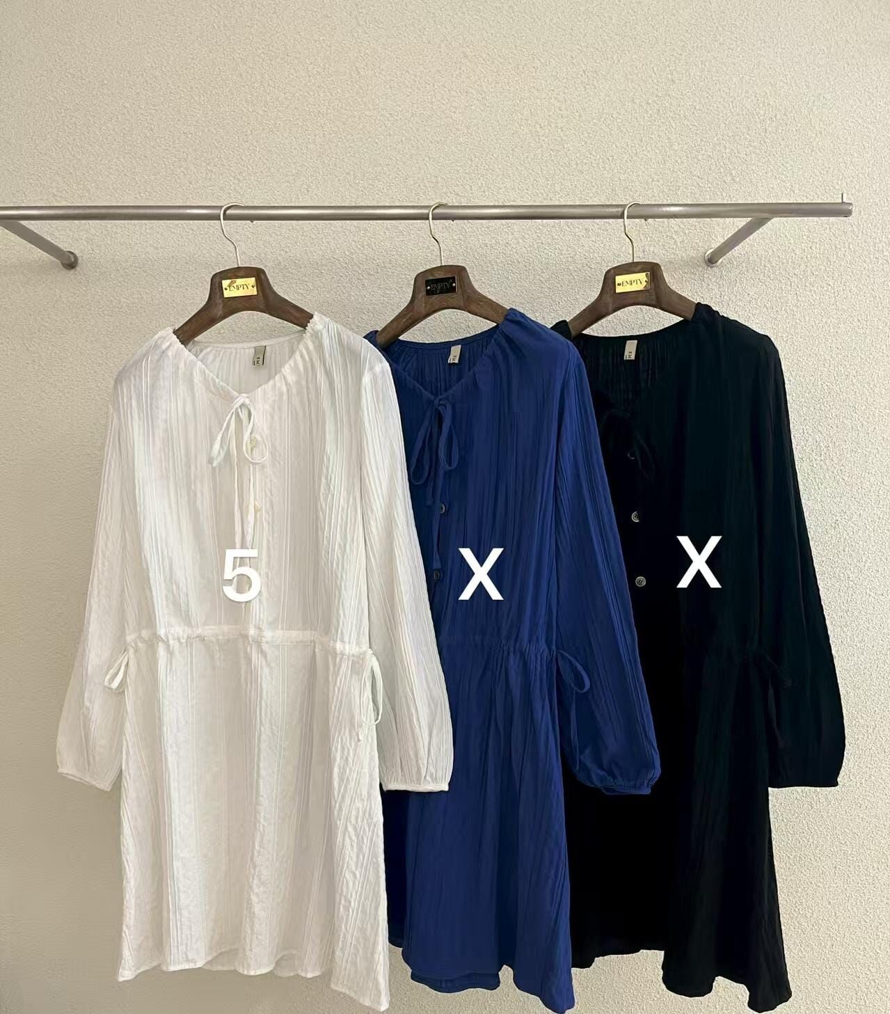 EP5419 白色束帶領口連身長裙 *特價* (優惠碼同充值購物金不適用)