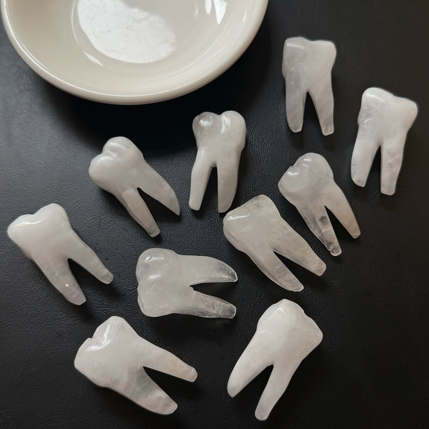 [原石] 白水晶牙齒