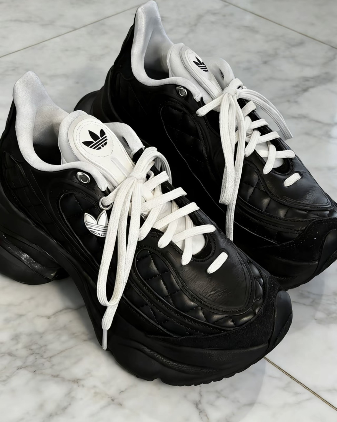 【預購】ADIDAS ORIGINALS OZVENUZ 菱格紋 黑色 KJ3972