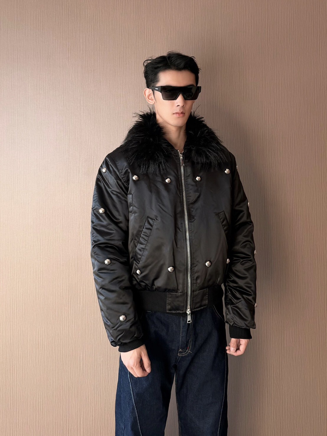 暗黑毛領亮皮外套