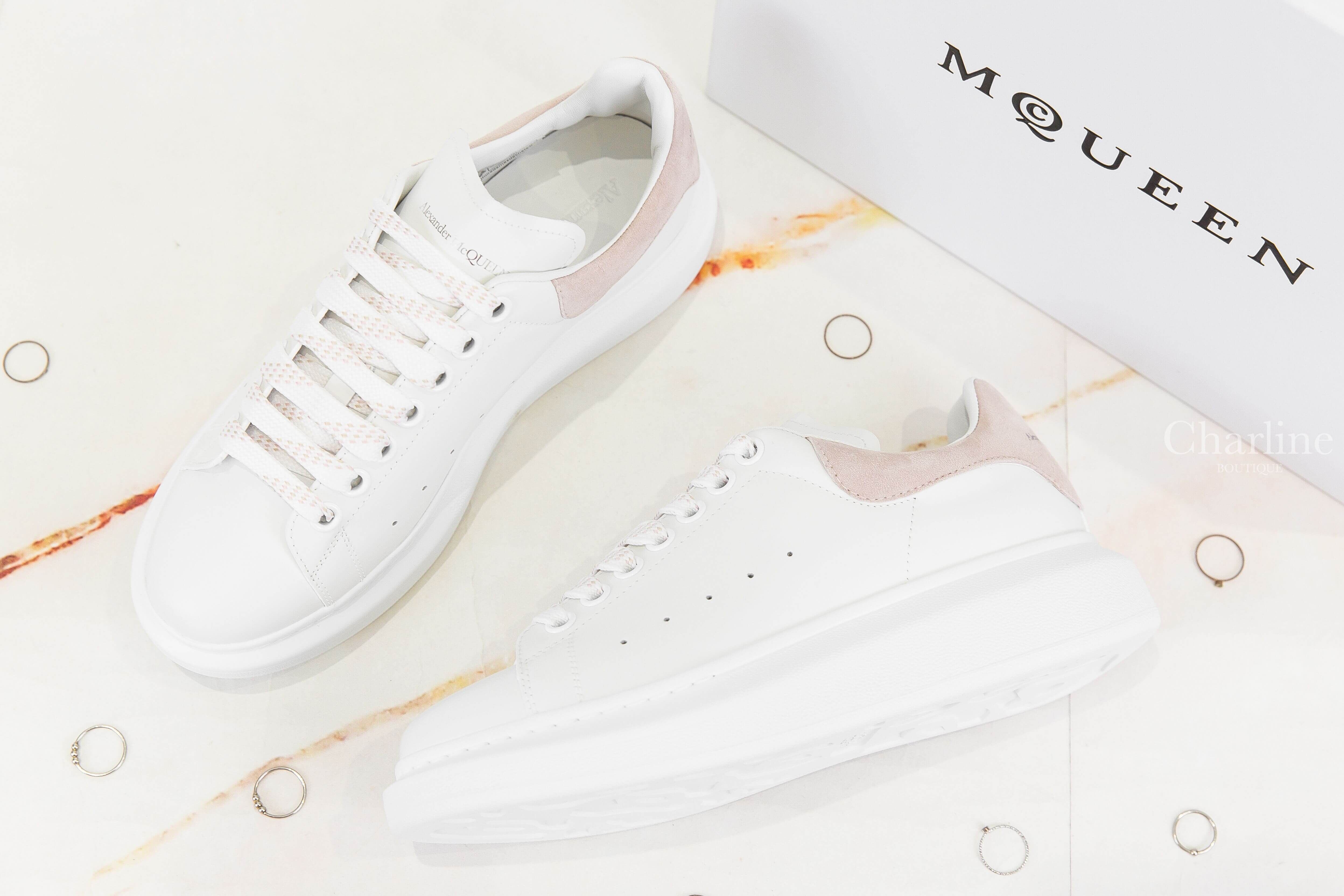Alexander McQueen Women's Oversized Sneaker In White / Patchouli 白色淺粉麂皮小牛皮運動鞋-Charline Boutique 精品代購