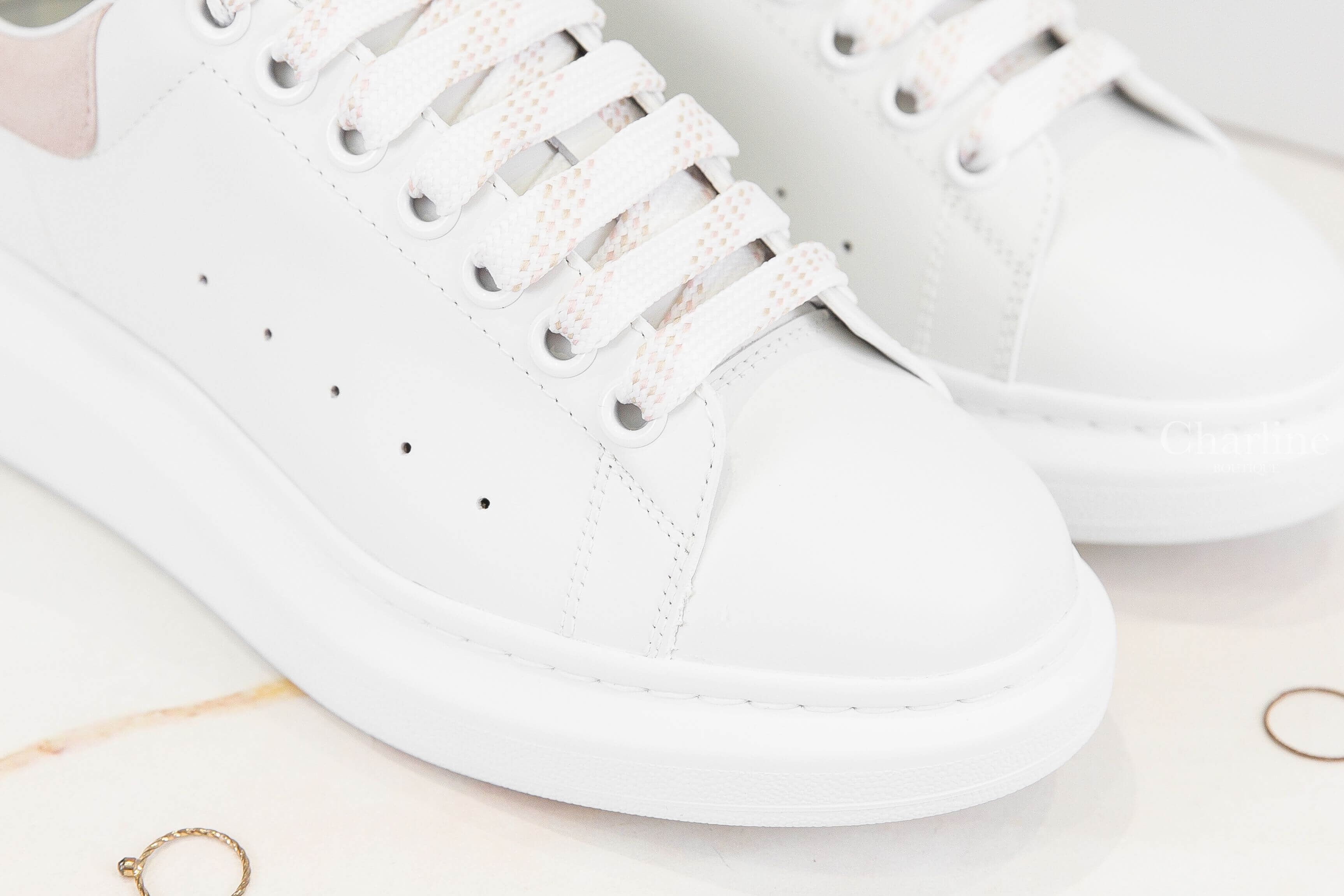 Alexander McQueen Women's Oversized Sneaker In White / Patchouli 白色淺粉麂皮小牛皮運動鞋