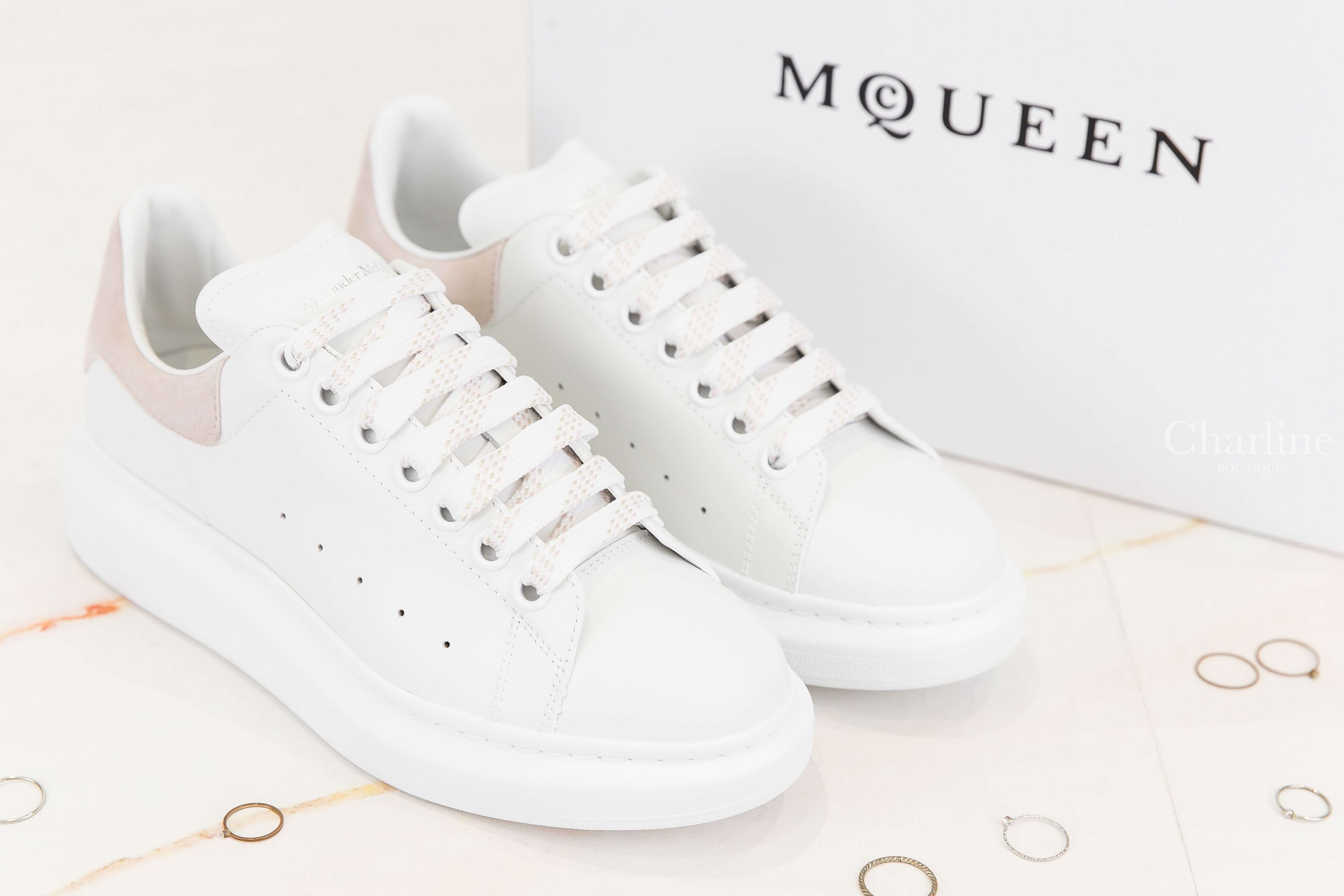 Alexander McQueen Women's Oversized Sneaker In White / Patchouli 白色淺粉麂皮小牛皮運動鞋-Charline Boutique 精品代購