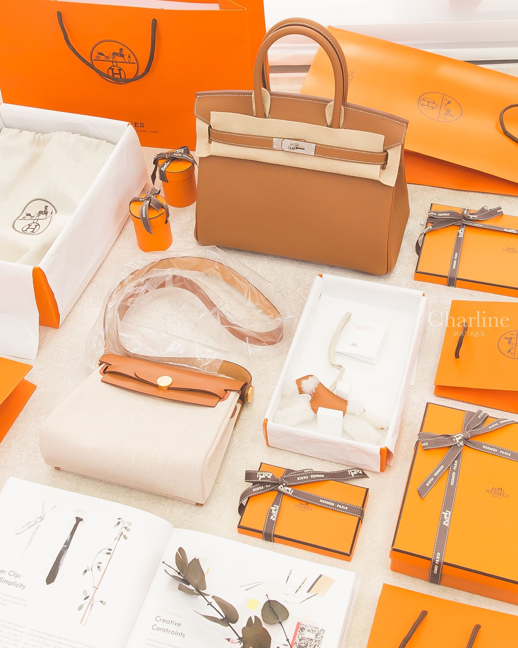Hermès Budy Charm 焦糖色/奶昔白羊毛獵狐梗犬吊飾,Hermès Herbag 20 米色帆布拼淺褐色皮革金釦,Hermès Birkin 30cm 焦糖色銀釦-Charline Boutique 精品代購