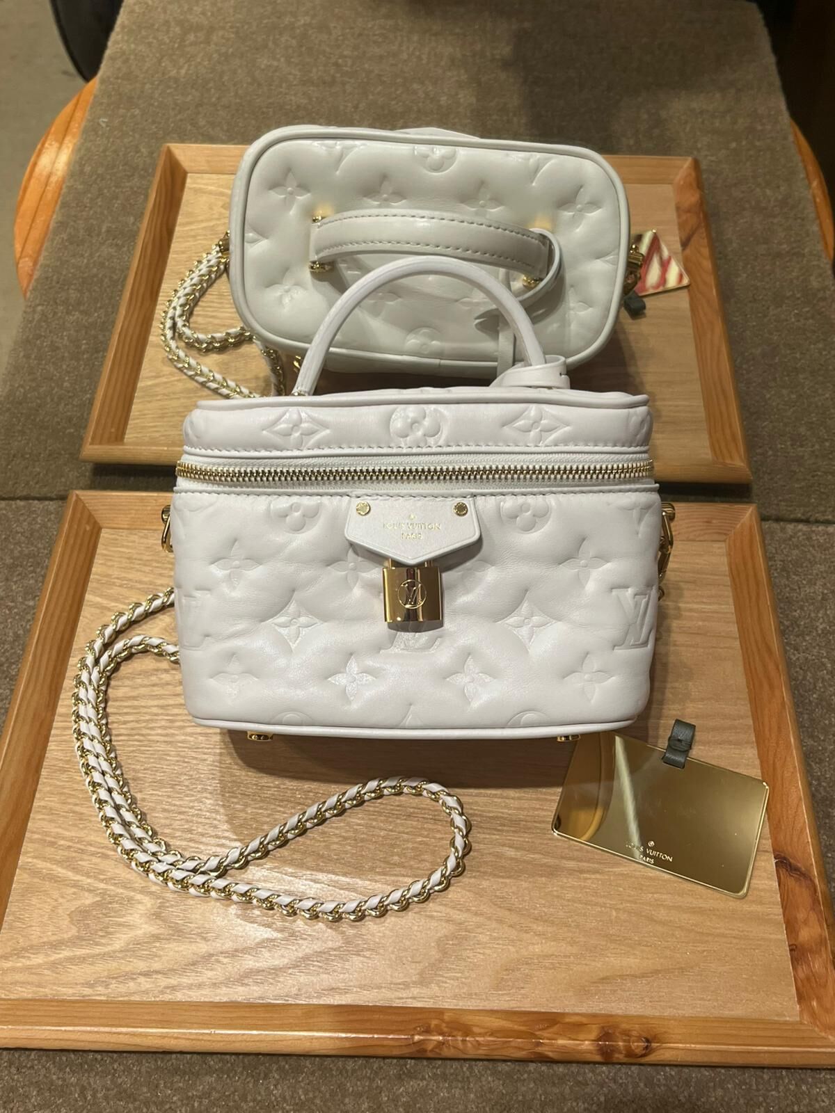 LV 白色 （二手 99.9%new)