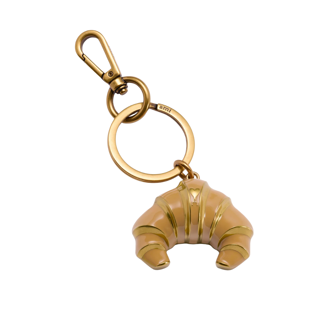 1FF0101-227 [AMI PARIS] Gold Metal Ami De Coeur Croissant Keyring AMBER (SS26) #UKR349.HW0014.A005 (A-EU-E)