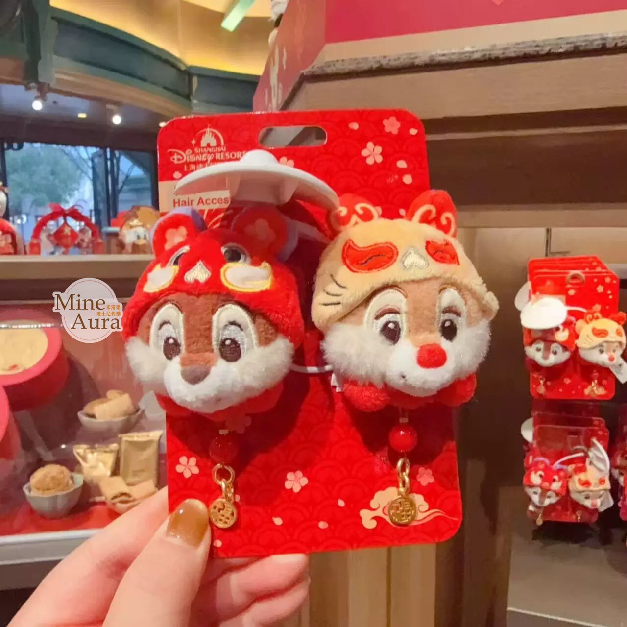 2026 新春 米奇 Mickey 與好友們 奇奇蒂蒂 Chip 'n Dale 絨毛大頭 髮夾 髮飾 2入組 -上海迪士尼樂園