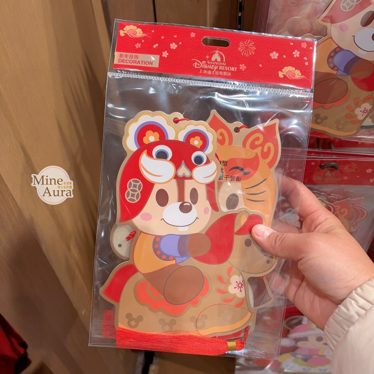 2026 新春 米奇 Mickey 與好友們 奇奇蒂蒂 Chip 'n Dale 造型 門飾 擺飾 -上海迪士尼樂園