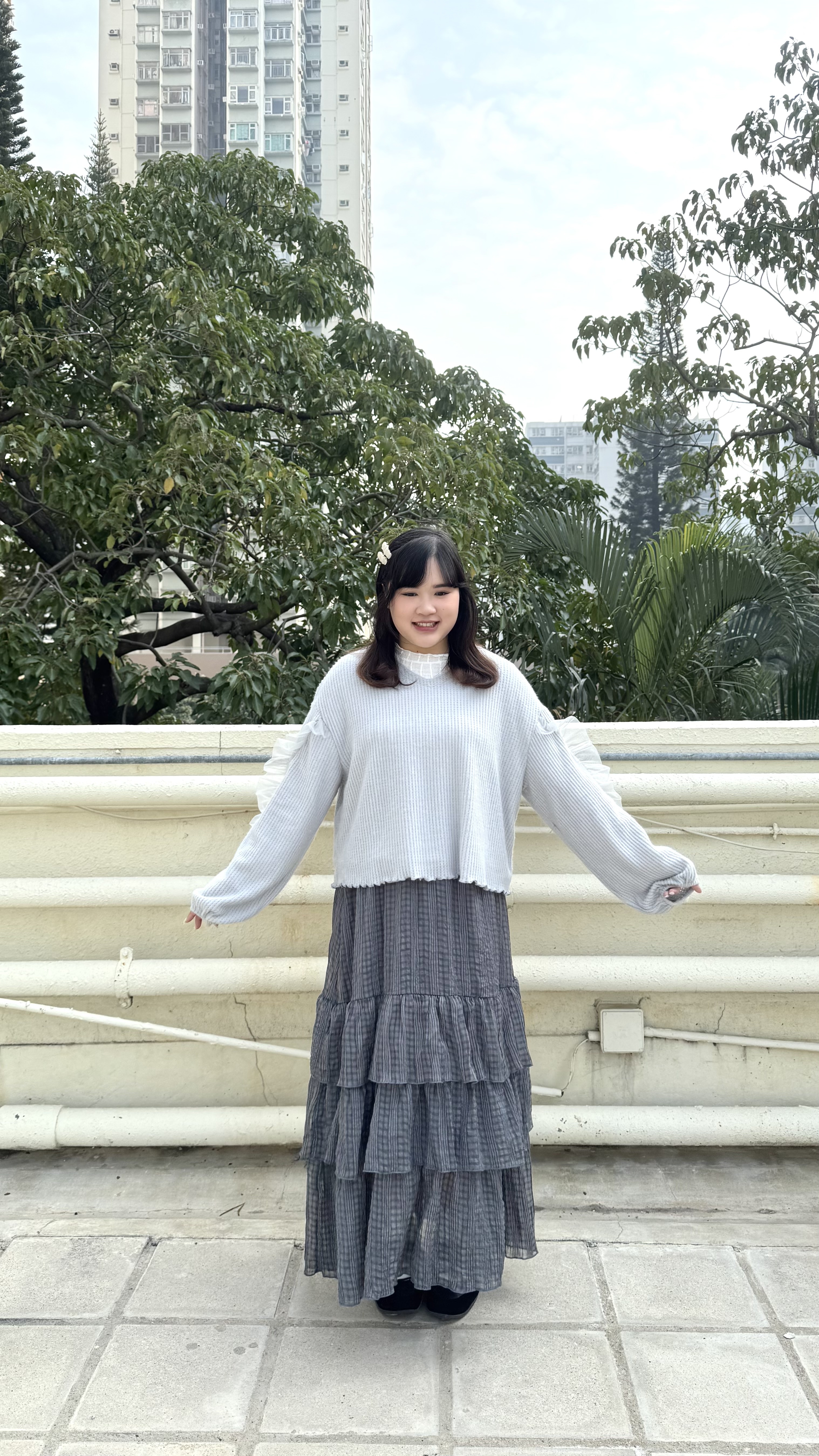 軟糯V領捲邊紗紗Top