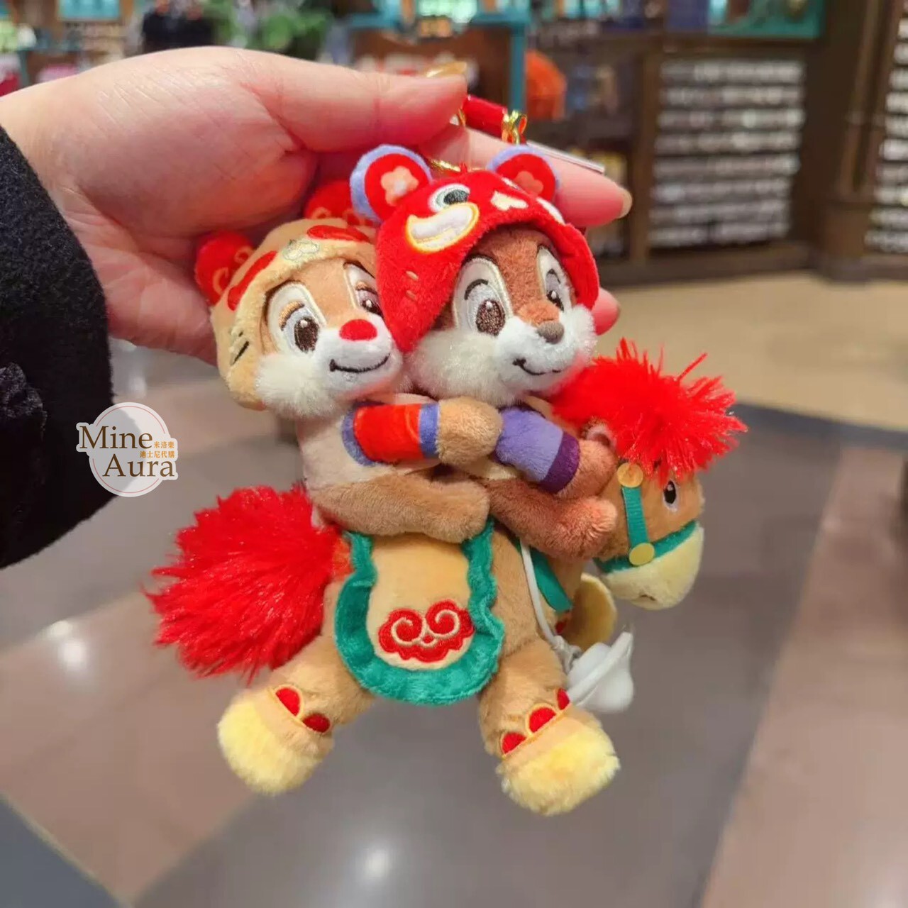 2026 新春 米奇 Mickey 與好友們 奇奇蒂蒂 Chip 'n Dale 絨毛 鑰匙圈 吊飾 -上海迪士尼樂園