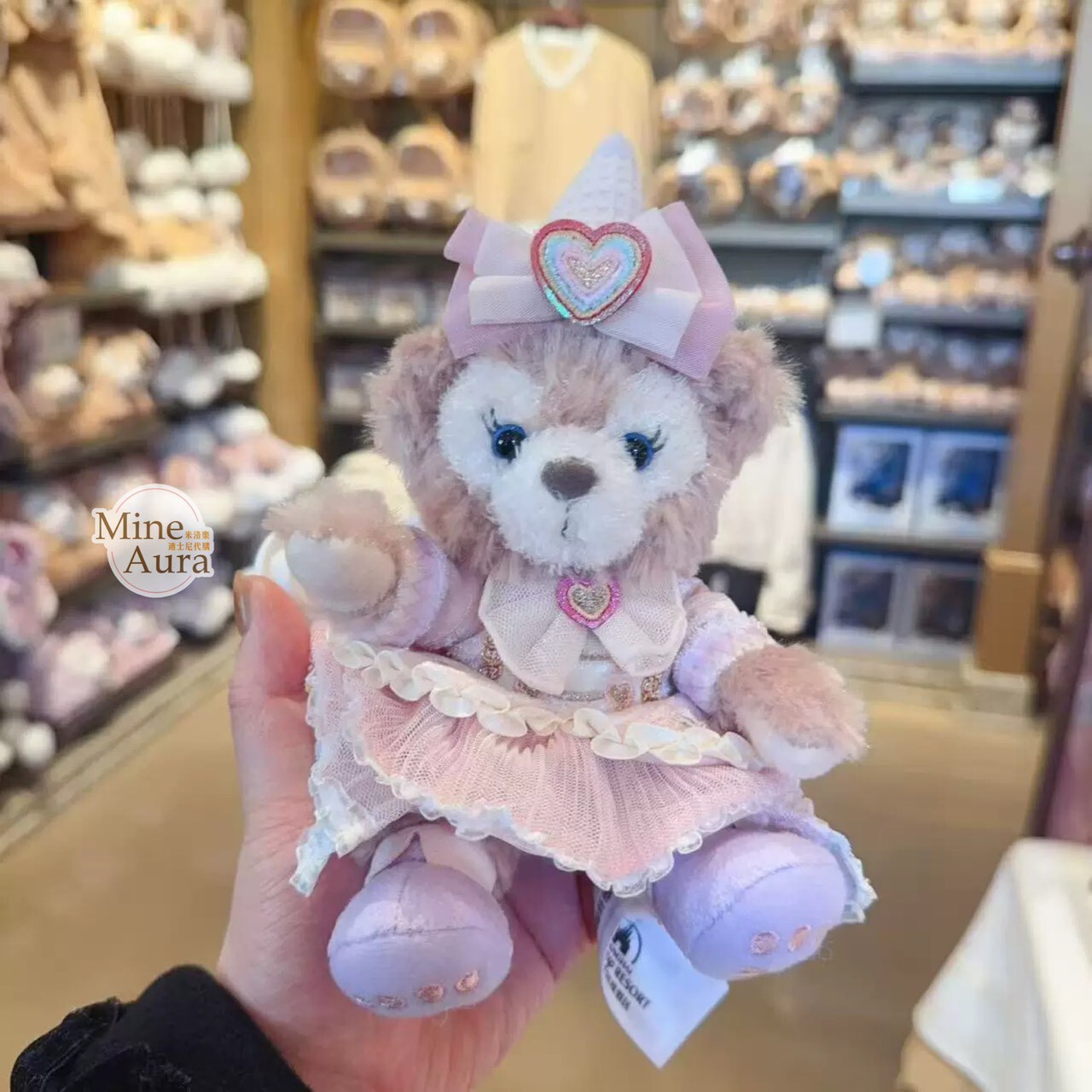 2026 夢幻慶典系列 雪莉玫 ShellieMay 磁鐵 坐肩 絨毛 娃娃 公仔 -上海迪士尼樂園