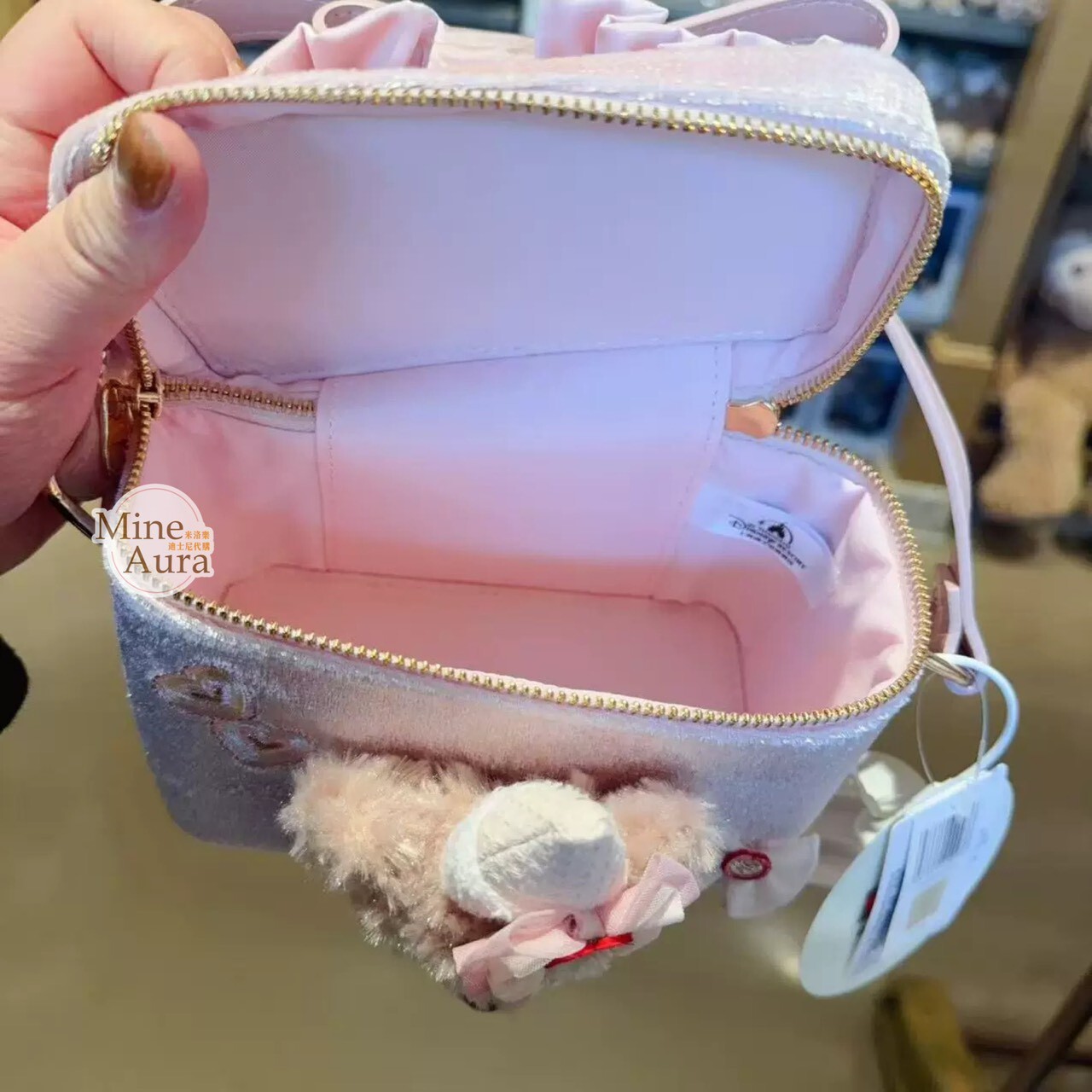 2026 夢幻慶典系列 雪莉玫 ShellieMay  絨毛大頭 造型 手提包 斜背包 -上海迪士尼樂園