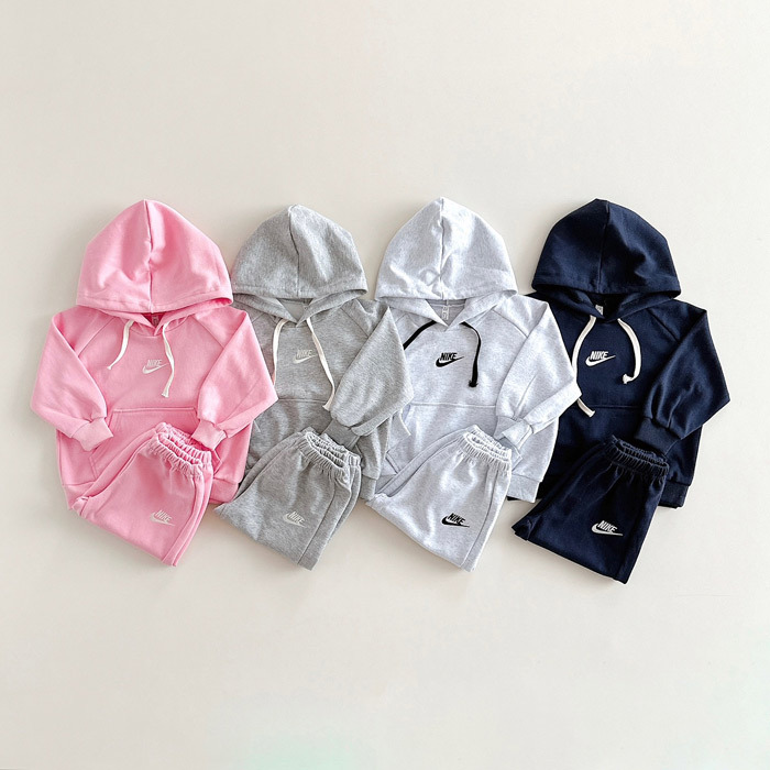 正韓春IKONG 四色連帽運動套裝