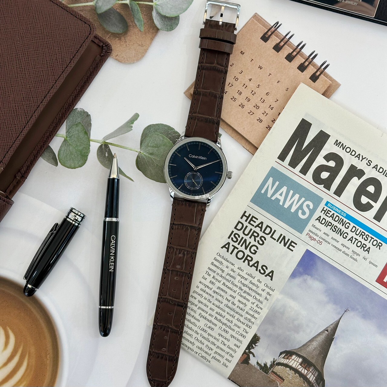 【CALVIN KLEIN】藍底棕色小秒針鱷魚紋皮革男錶CK25200552 40mm 現代鐘錶