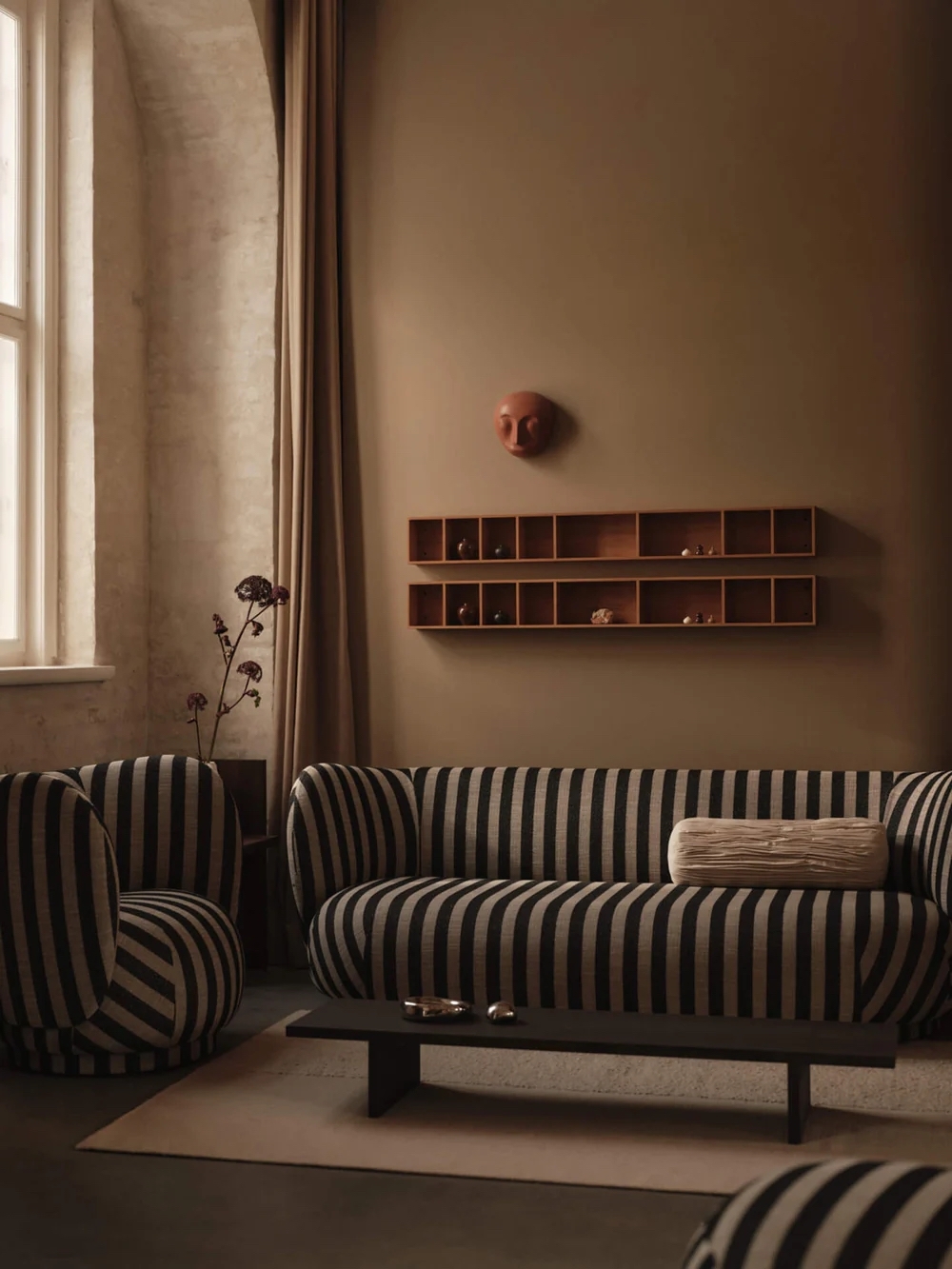 褶襉 / 長條抱枕 by Ferm Living