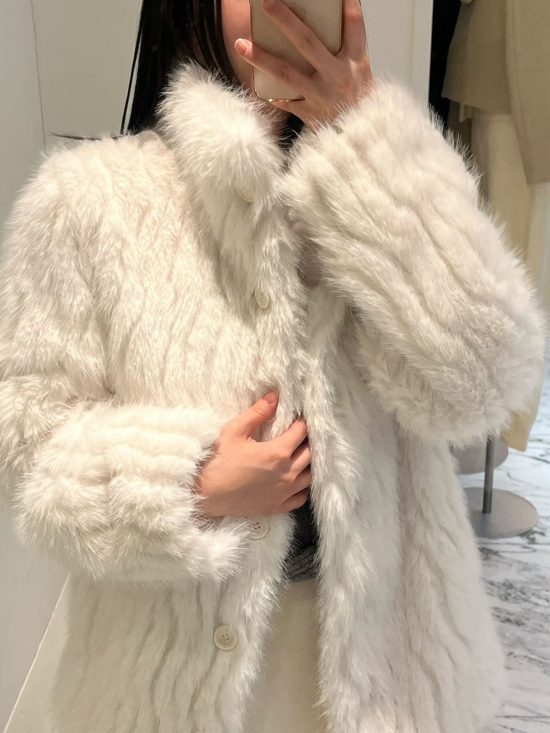 白色紋路毛毛外套