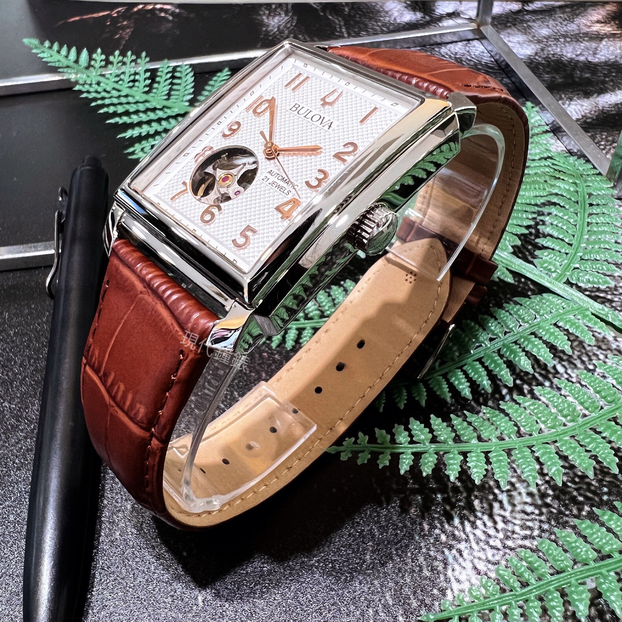 【BULOVA】96A268 33mm Modern Watch