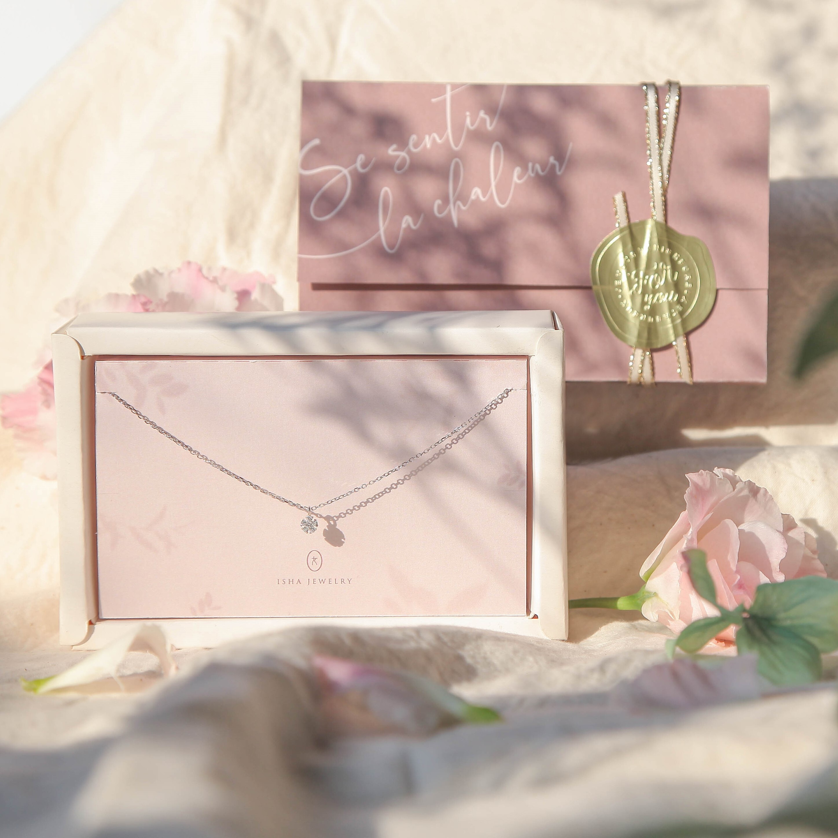 精緻法式禮盒包裝的花朵純銀項鍊飾品禮盒組