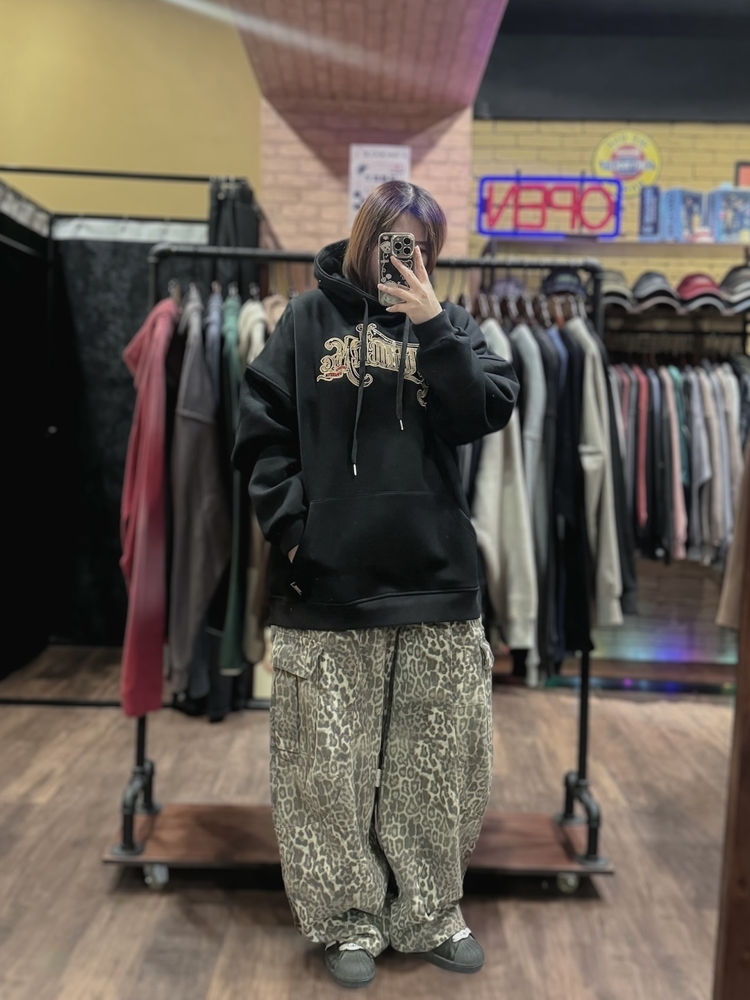 Wild Explorer豹紋工裝彎刀褲