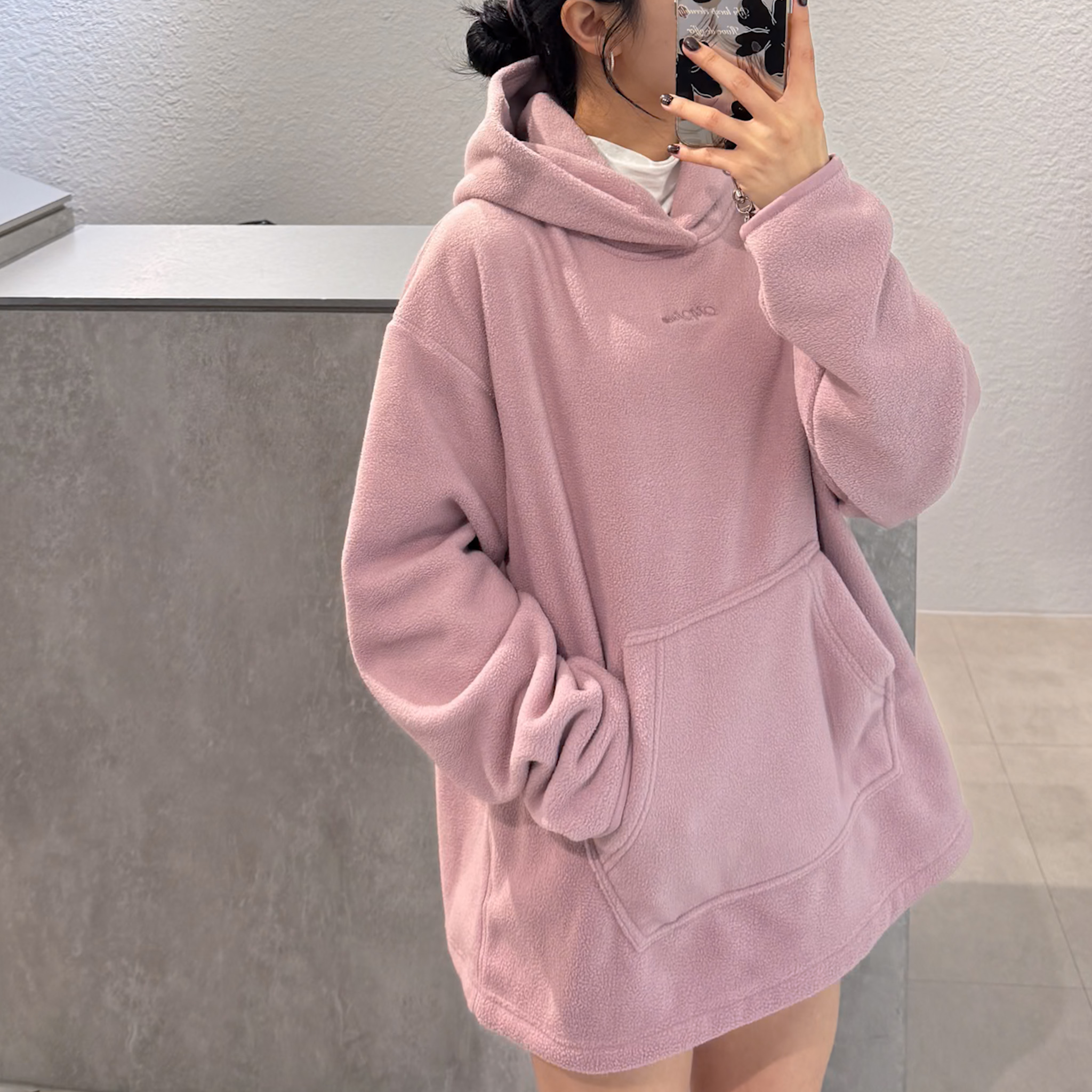 J32 霧灰粉大口袋連帽上衣