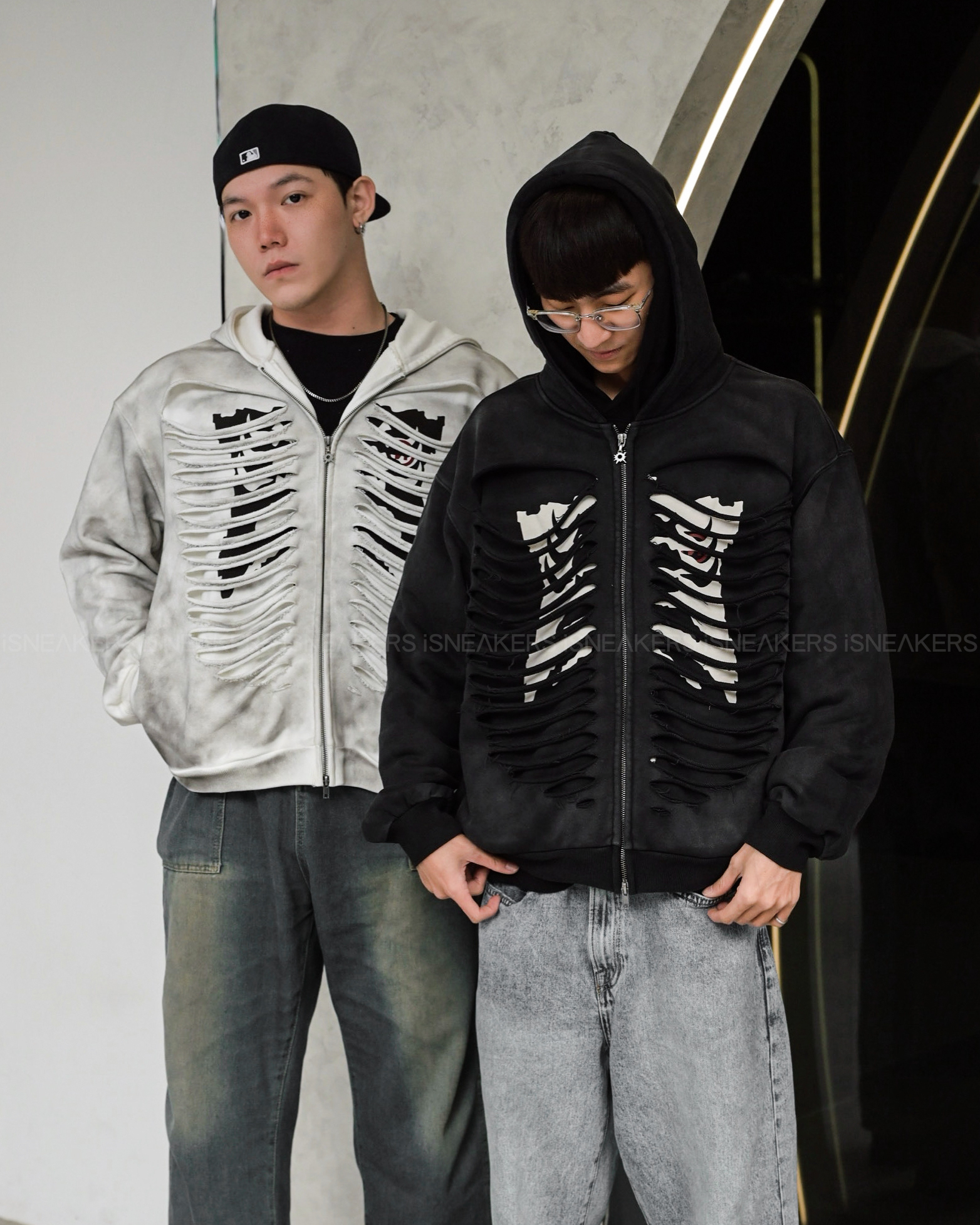 iSNEAKERS｜9090 Bone Distressed Zip Hoodie 破壞骨頭外套 黑白