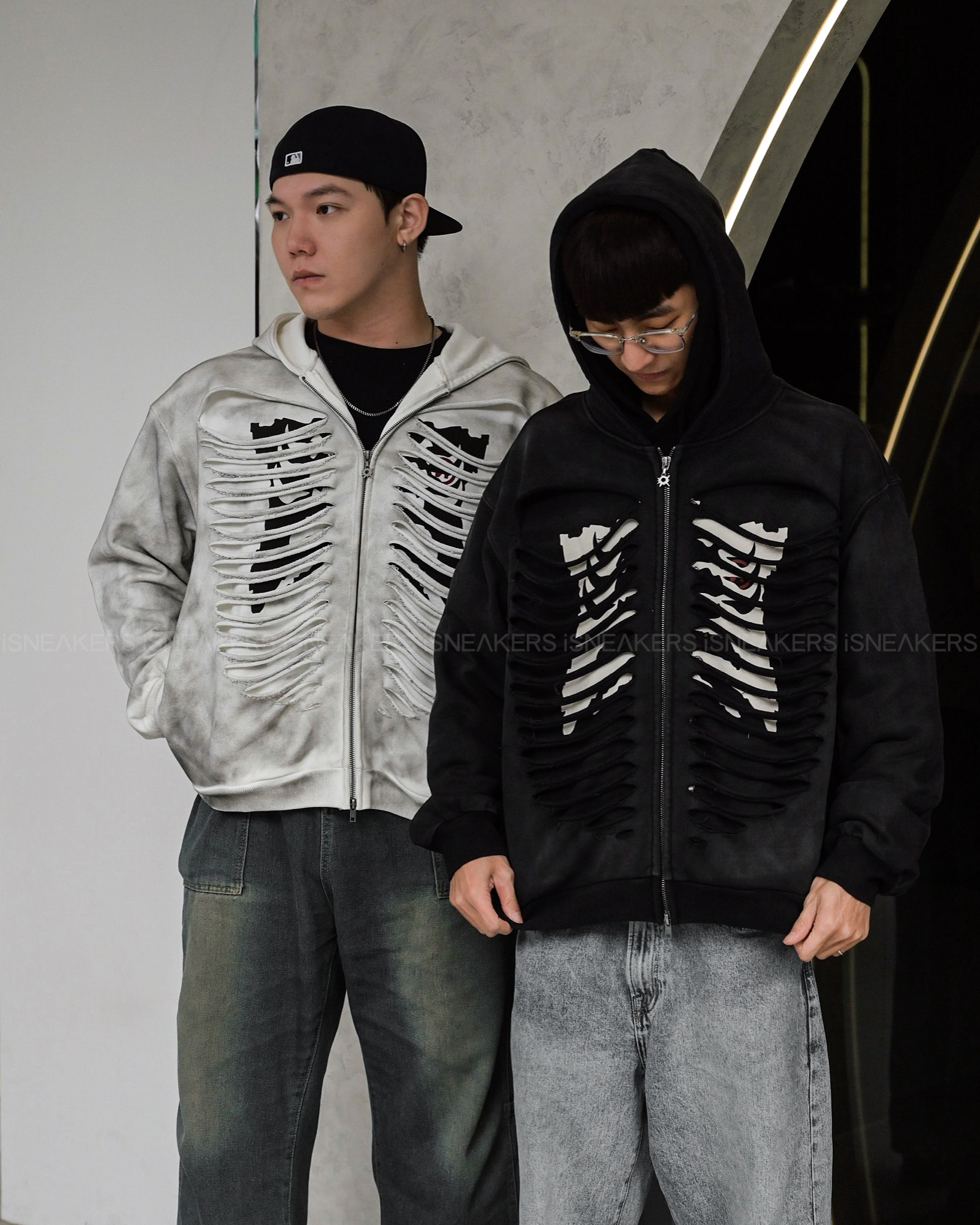 iSNEAKERS｜9090 Bone Distressed Zip Hoodie 破壞骨頭外套 黑白