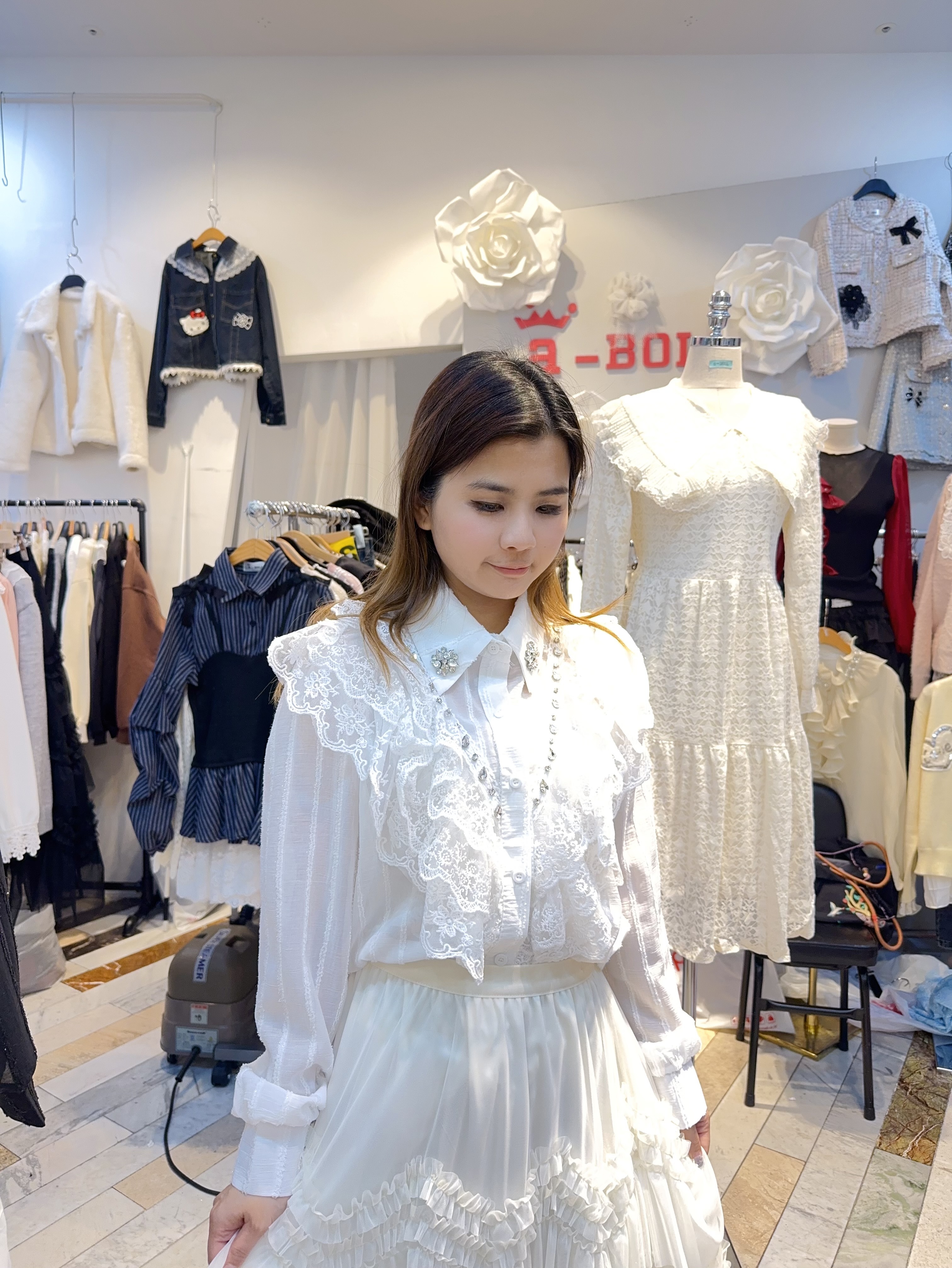 A14 胸44 長24 $419 (一口價)