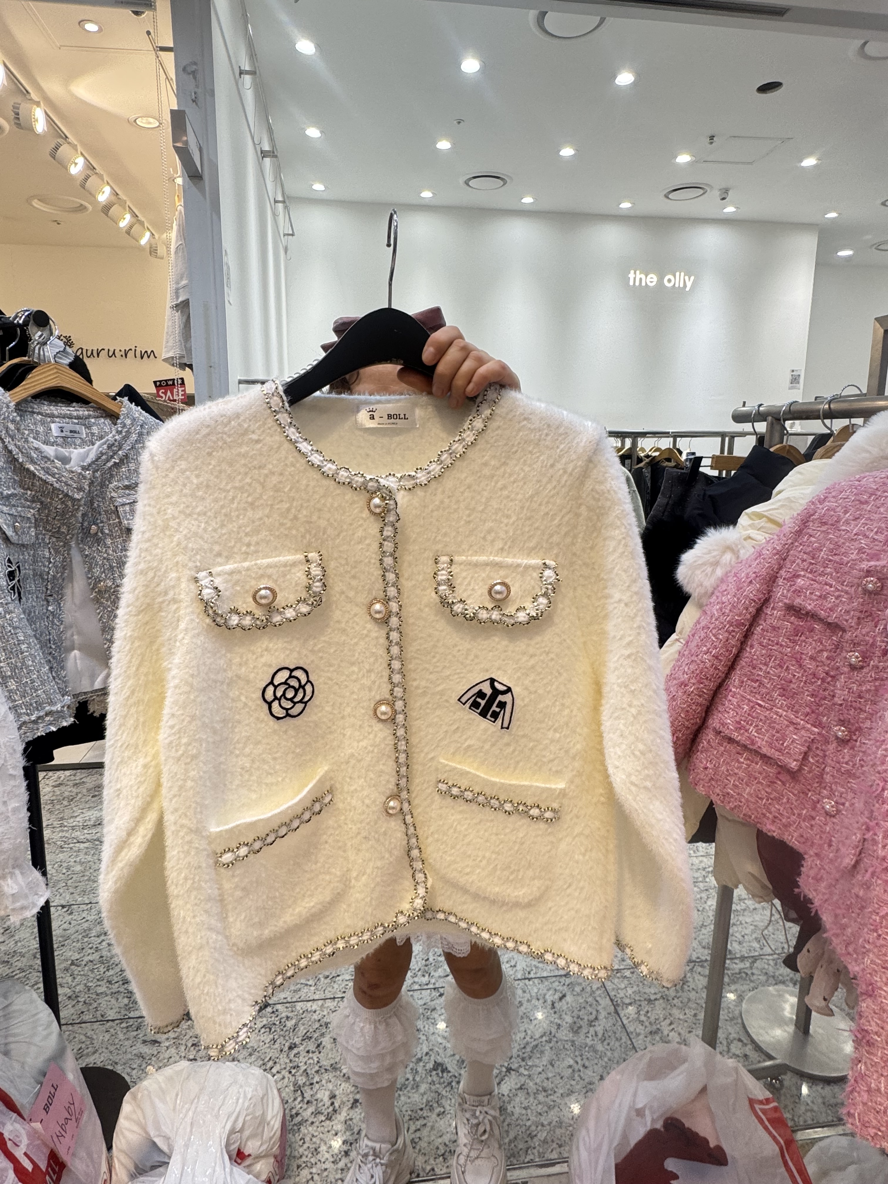 A19 胸42 長21 $469 (一口價)