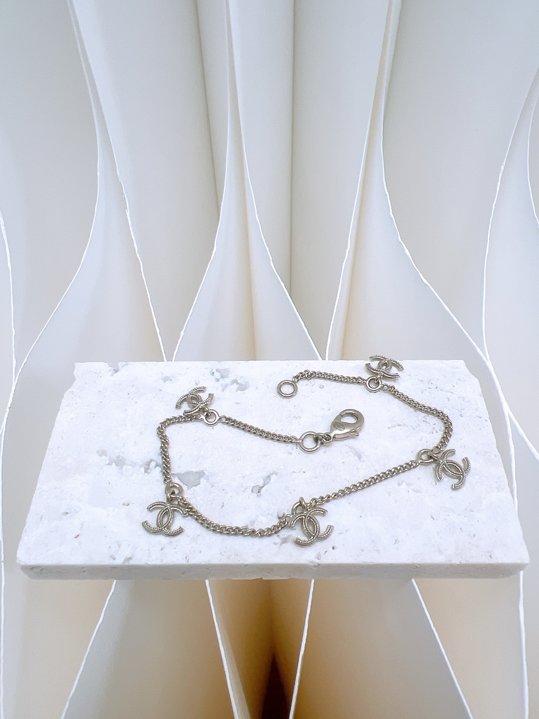 Chanel cc logo bracelet light gold 13p