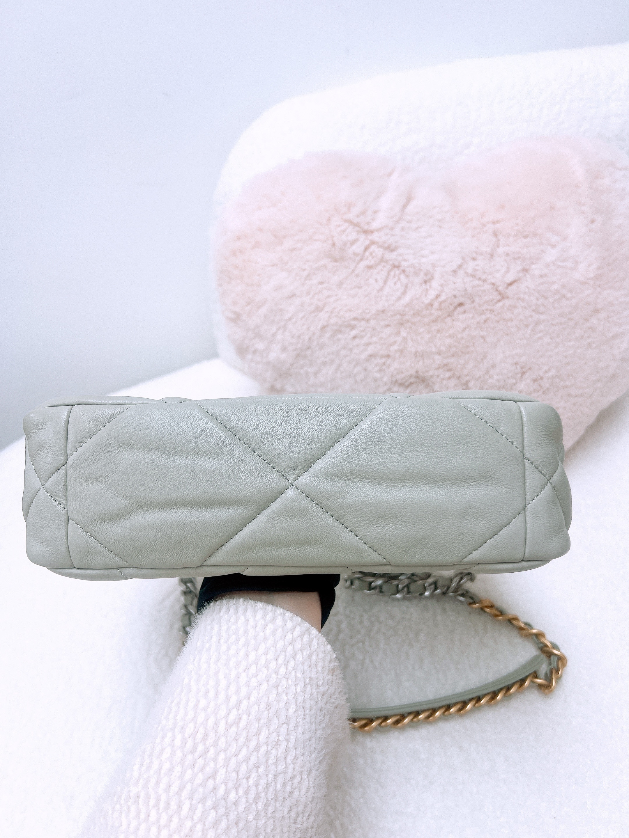 Chanel 19 small light grey