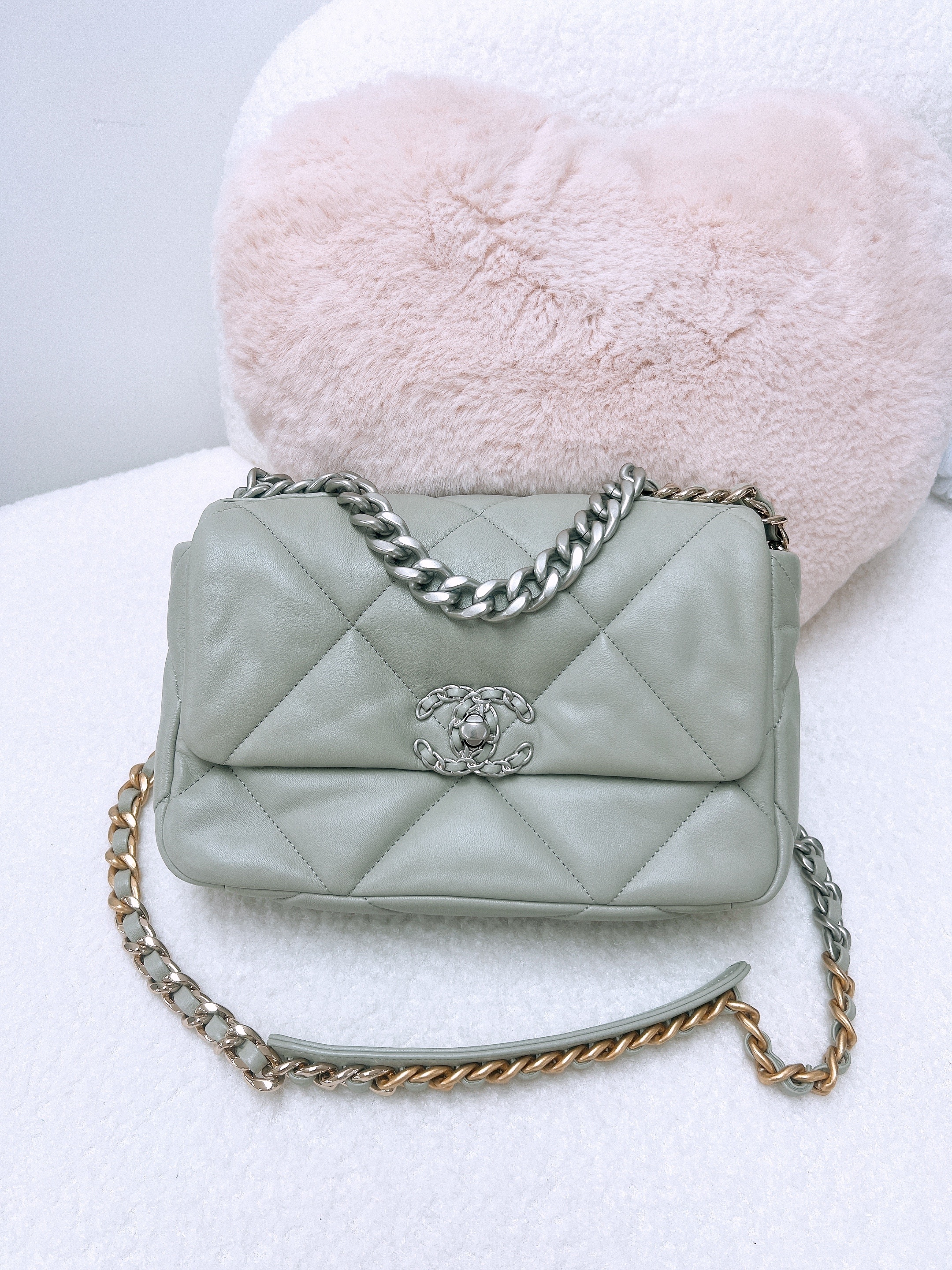 Chanel 19 small light grey