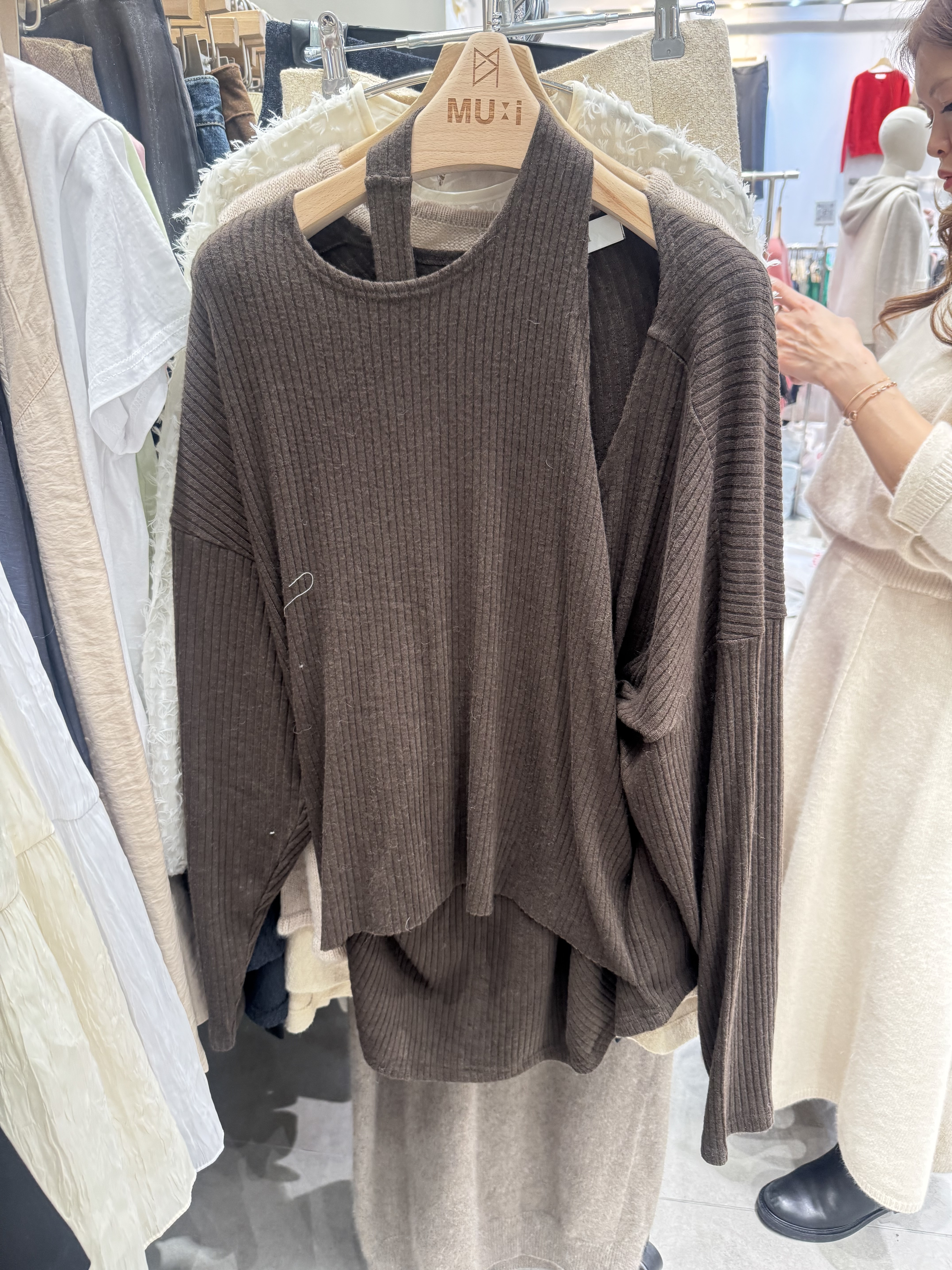 Mu49 胸 48-74 長31$999