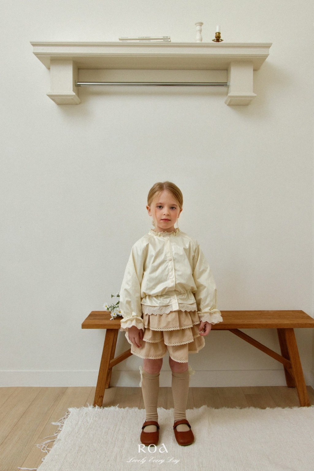 正韓春ROA 高雅蕾絲風衣外套