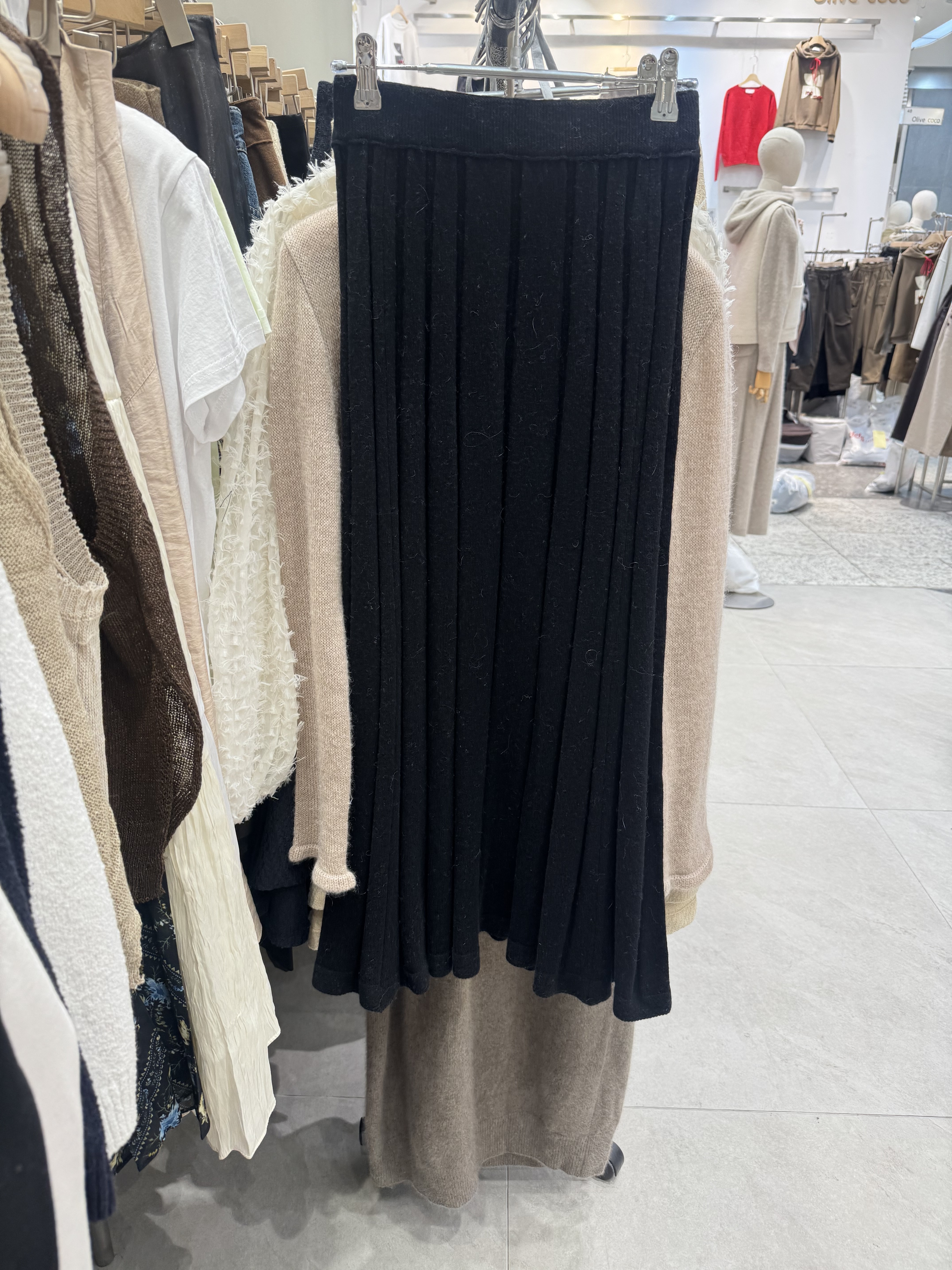 Mu61。腰24-34 Hip 46-60 長34.5$999