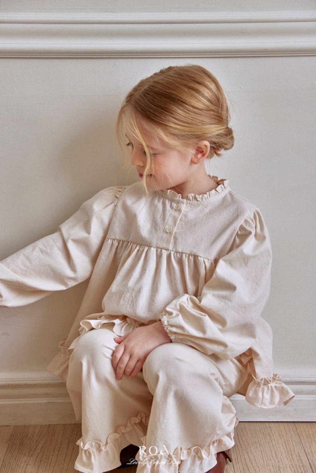 正韓春ROA 兩色層次感寬褲套裝